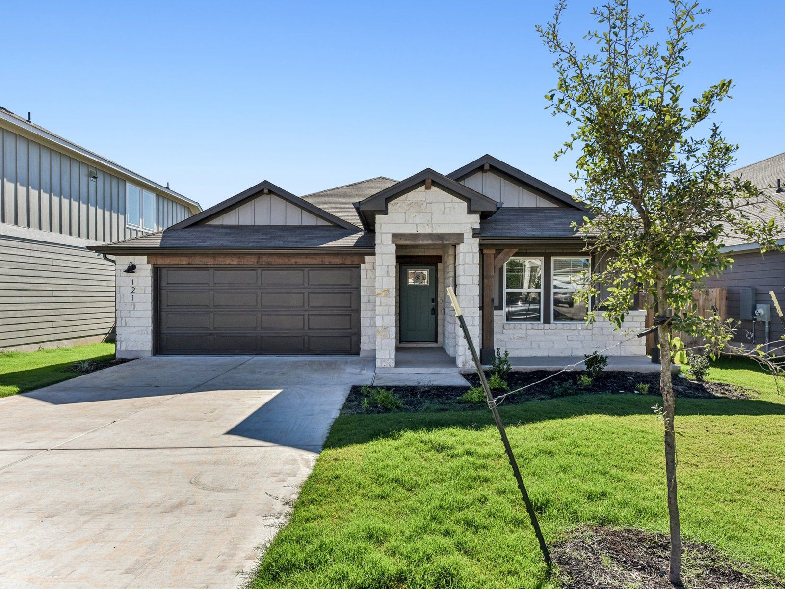 Front Exterior:121 Bonnellis Roost