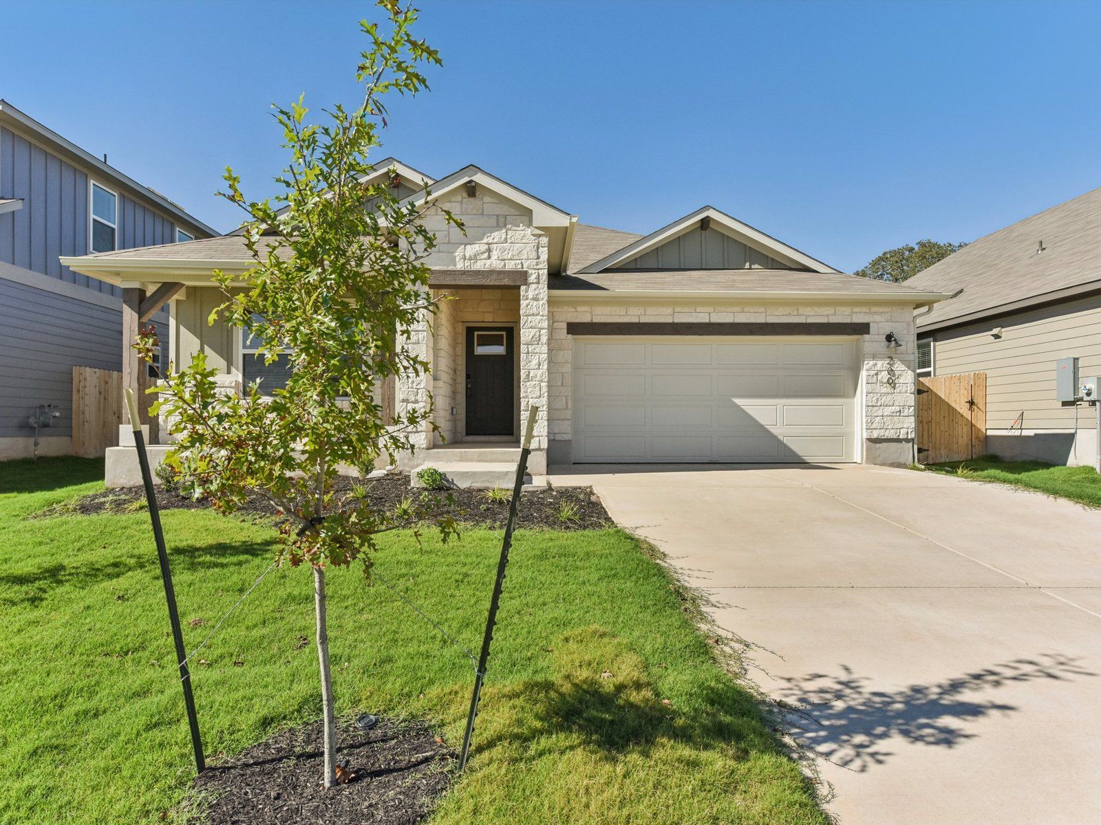 200 Coopers Hawk Crest is the Oleander (401) floorplan with the G elevation.:200 Coopers Hawk Crest Front Exterior