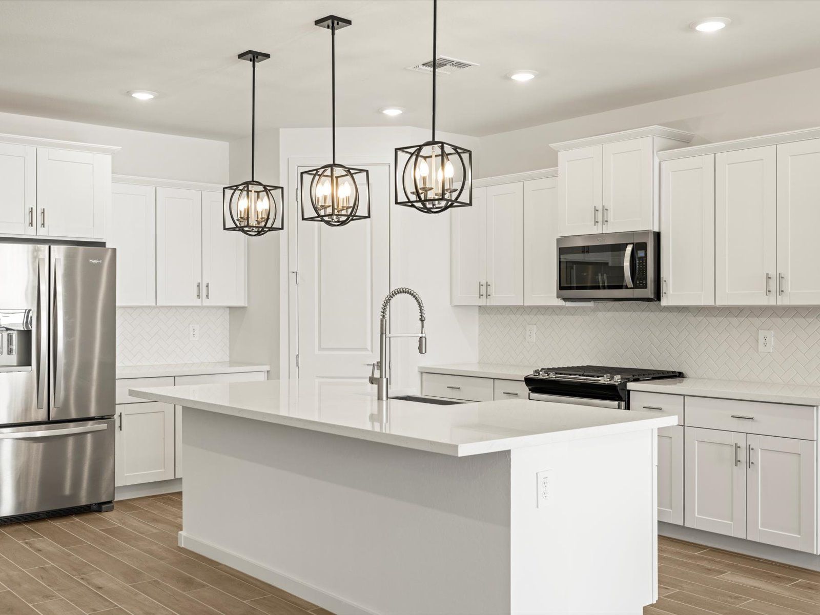 PHX_Paloma-Creek_Kitchen_16082-W-Desert-Spoon-Dr:PHX_Paloma-Creek_Kitchen_16082-W-Desert-Spoon-Dr