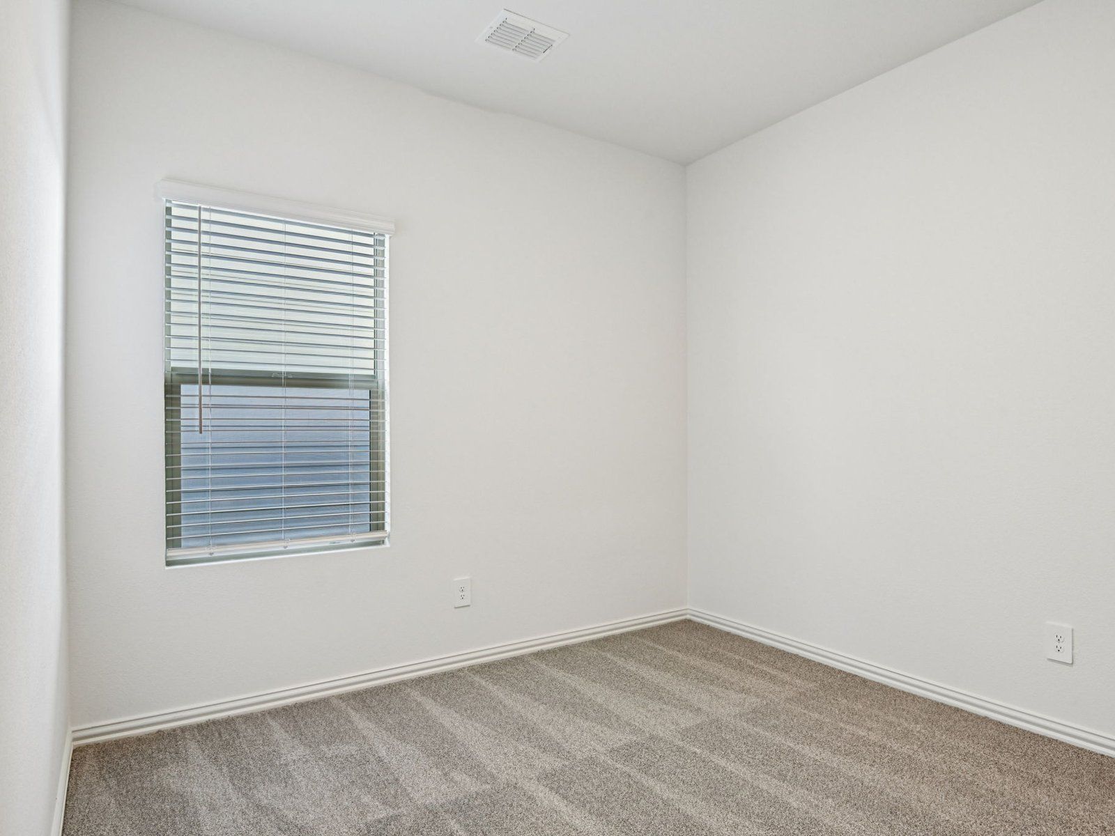 Secondary Bedoom:Secondary Bedoom