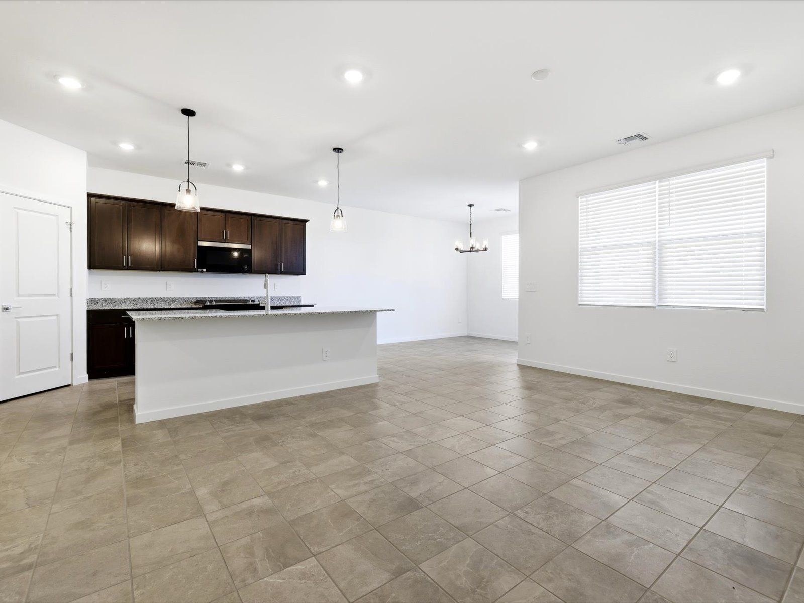 Living Area:Living Area