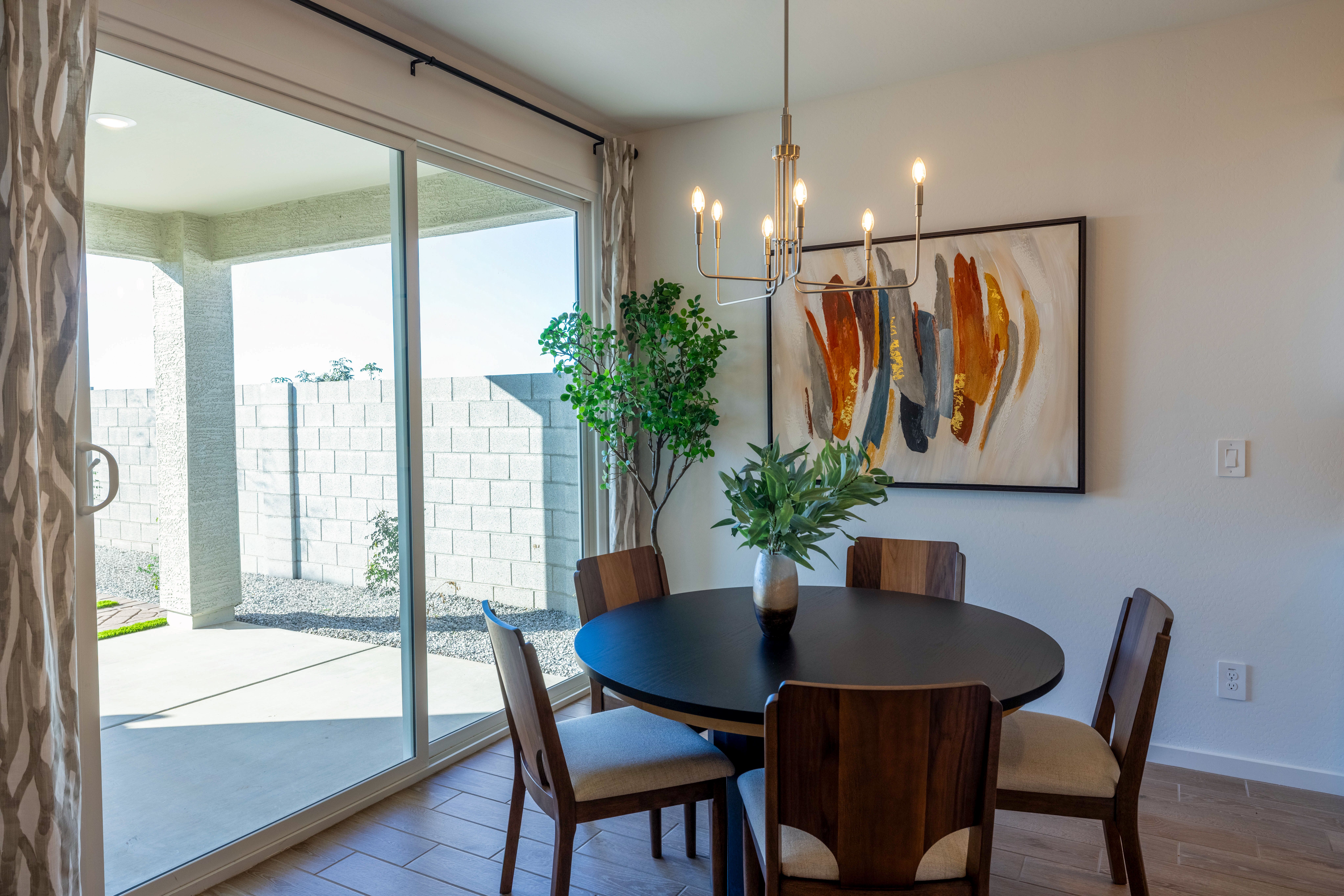 Dining:Dining