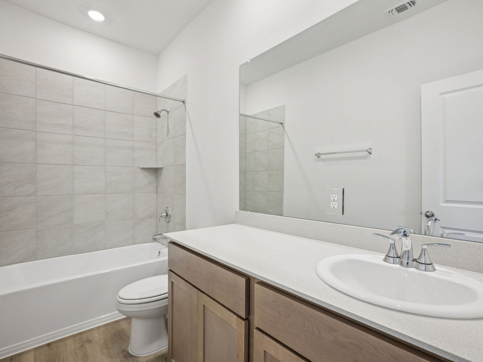 Secondary Bathroom:Secondary Bathroom