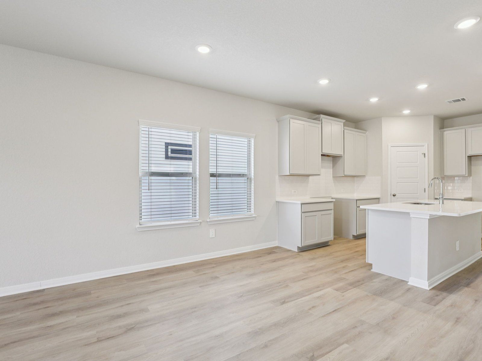 Dining Room:Dining Room