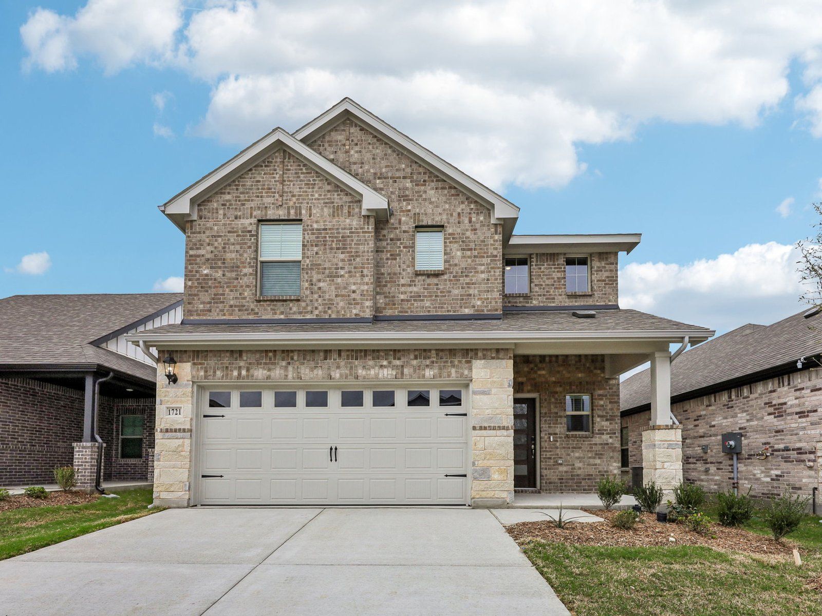 Front Exterior:Front Exterior