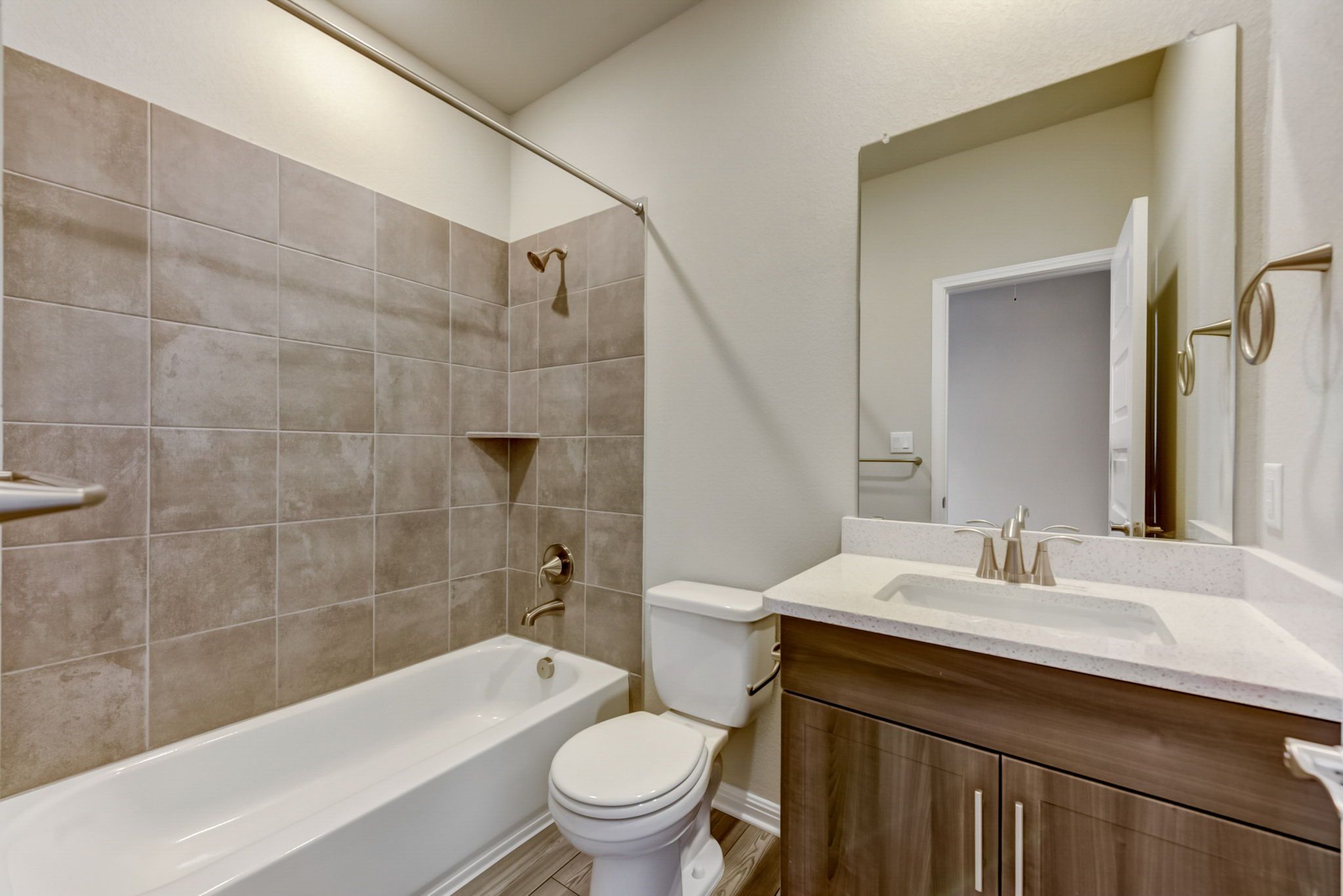 Secondary Bathroom:The Plymouth (525) Floorplan
