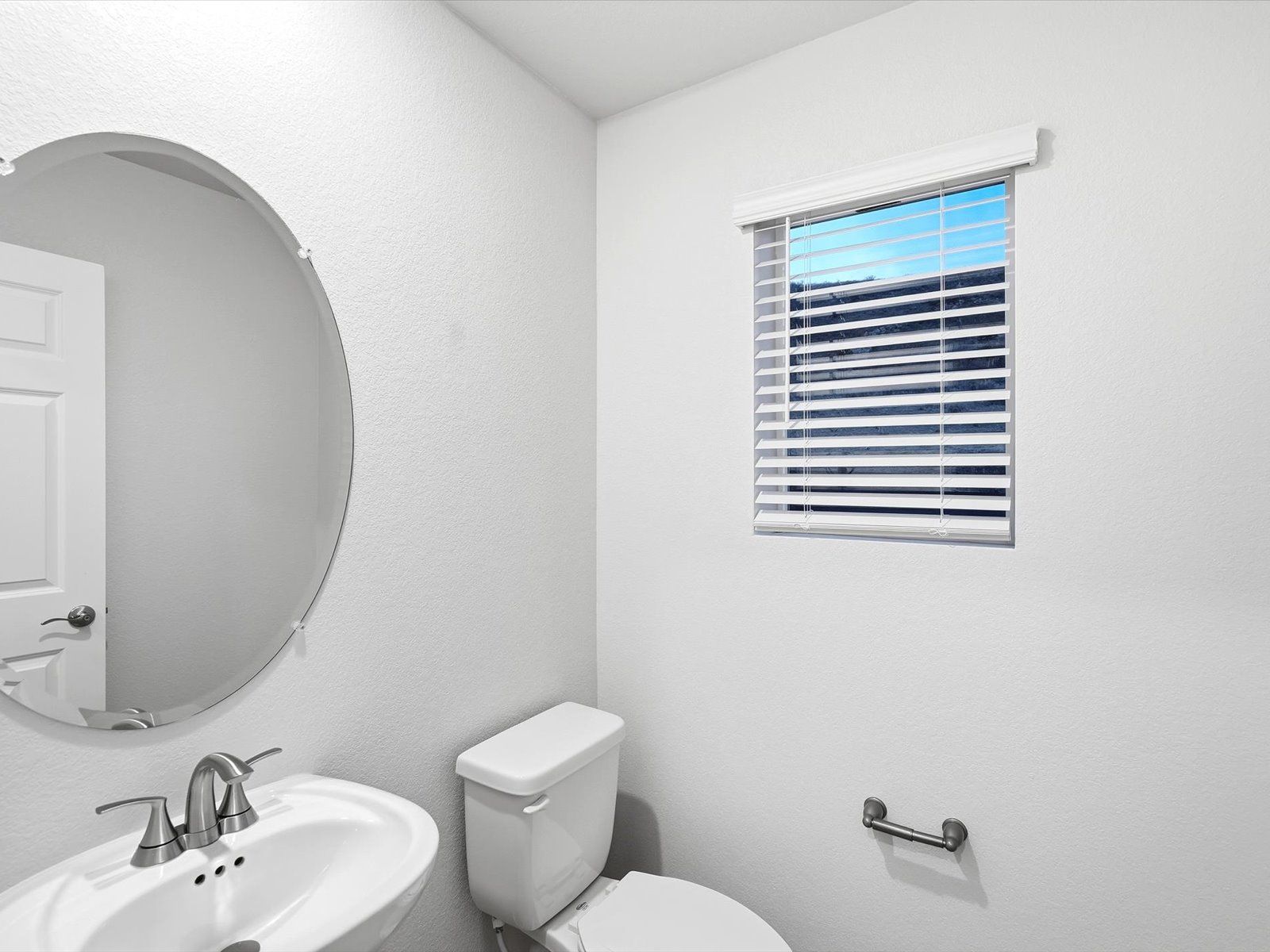 DEN_Three-Hills_Cameron_Bathroom_Z_4653-Cloudburst-Ln:DEN_Three-Hills_Cameron_Bathroom_Z_4653-Cloudburst-Ln