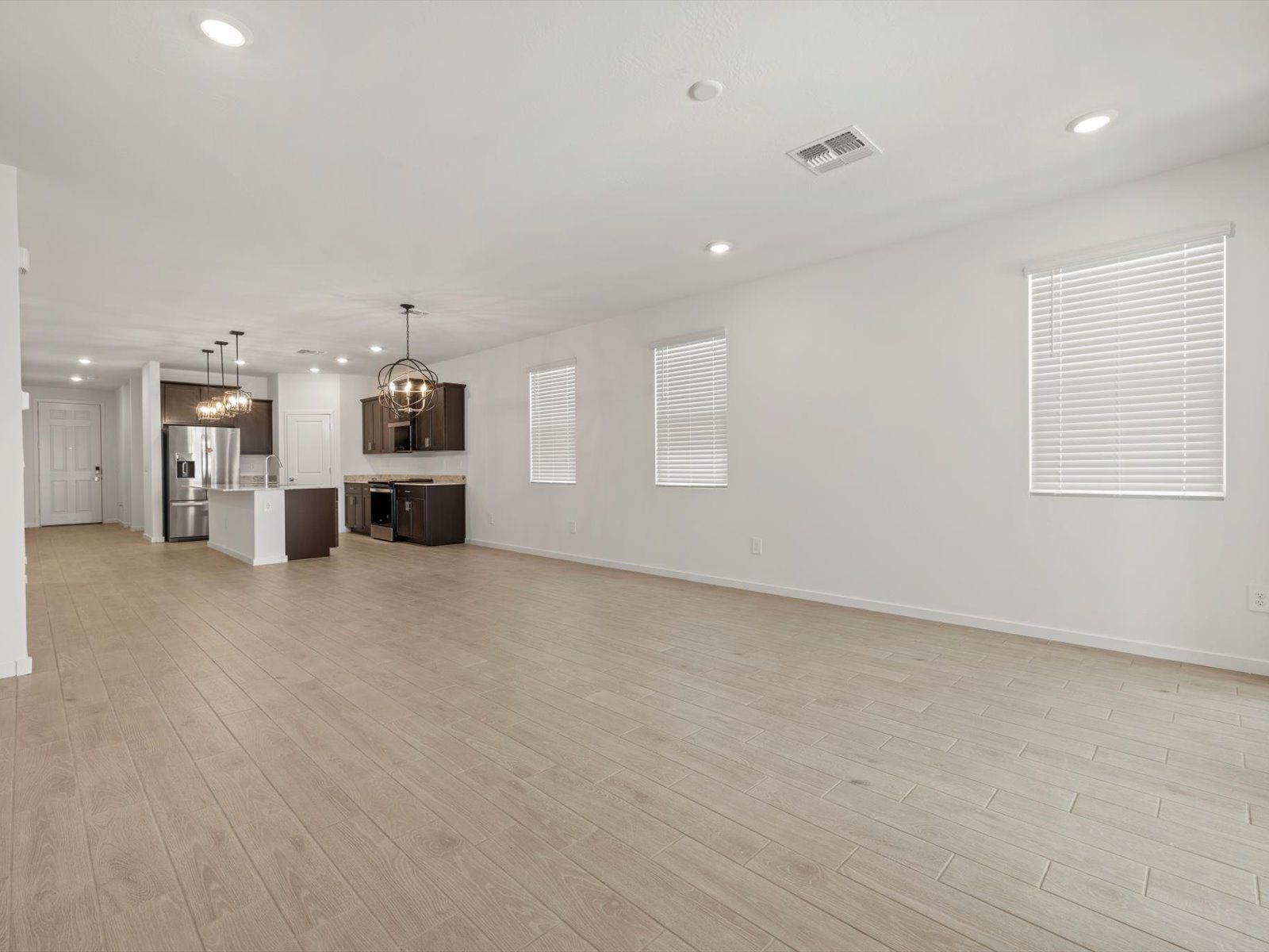 Dining Area:Dining Area