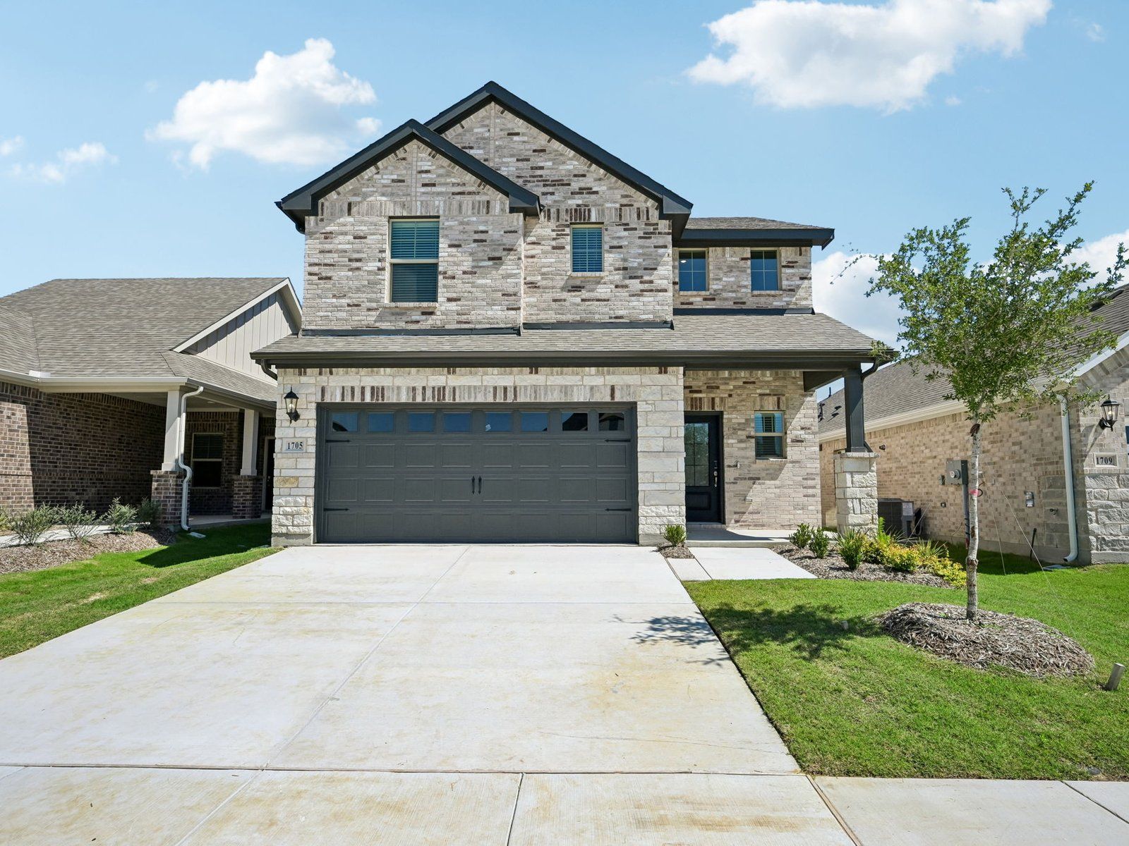 Front Exterior:Front Exterior