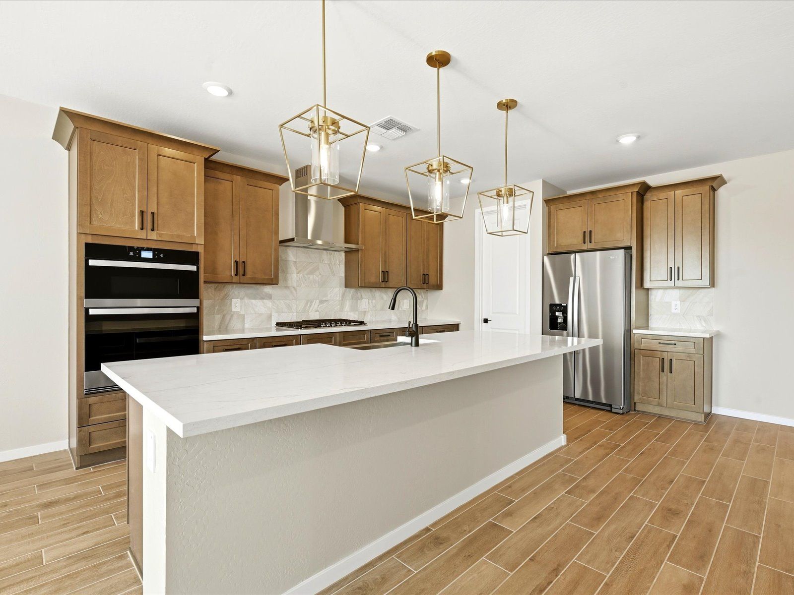 Kitchen:Interior Image taken at a Meritage Homes community in Glendale, AZ