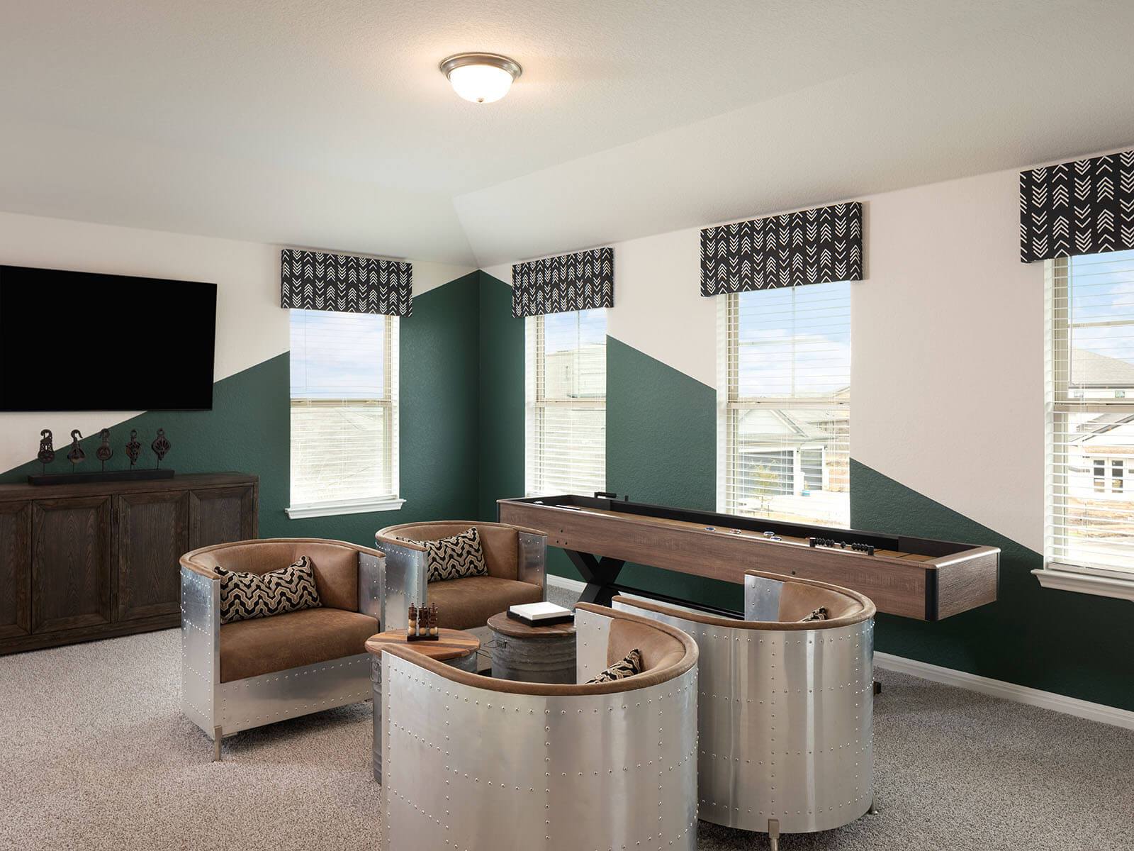 Everyone will have a blast in this fantastic game room.:Everyone will have a blast in this fantastic game room.