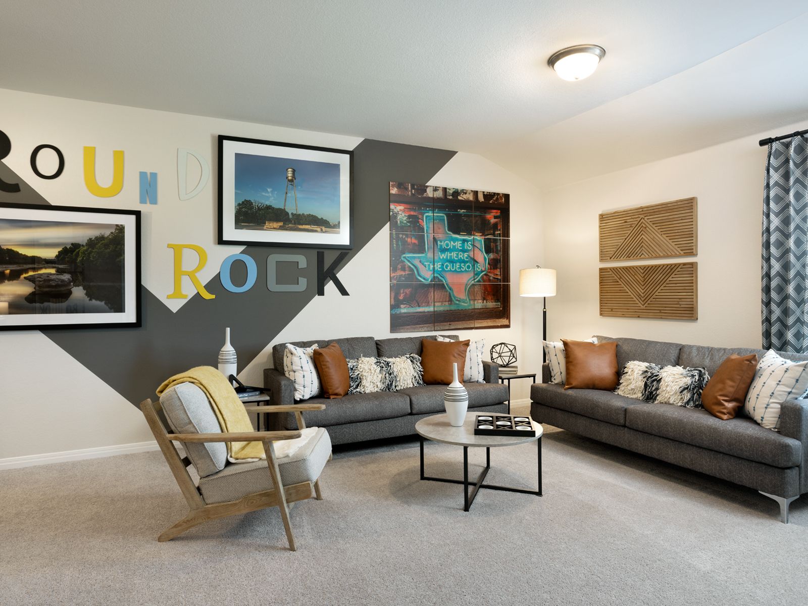 The upstairs loft is perfect for a movie room or hobby area.:The upstairs loft is perfect for a movie room or hobby area.