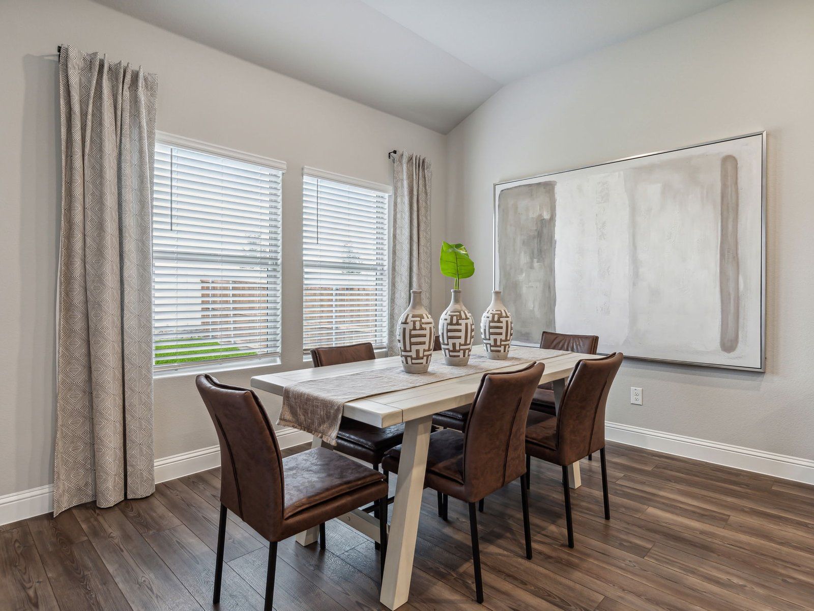 Enjoy dinners around the dining table:Dining Room