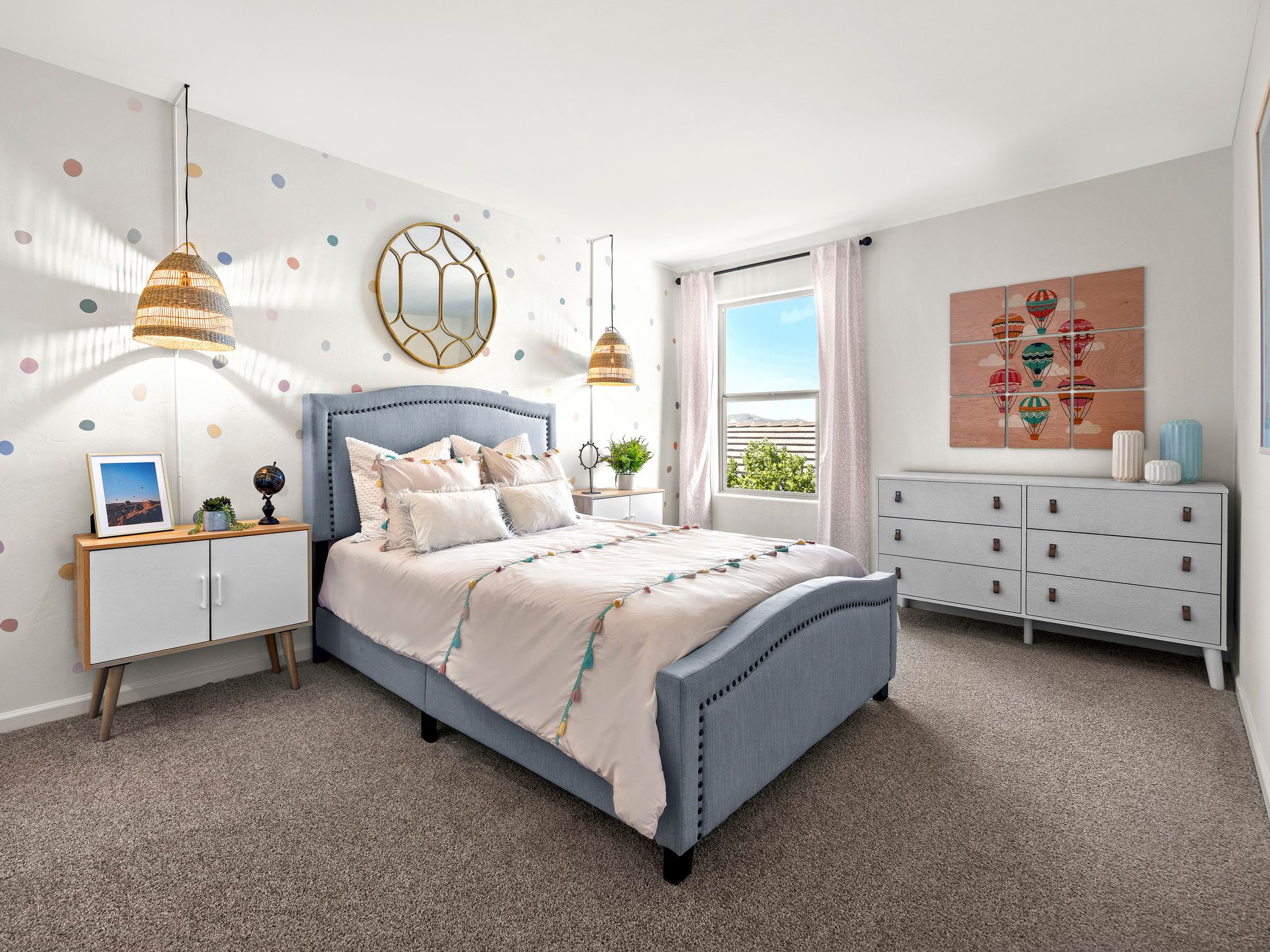 Spacious fourth bedroom with walk-in closet.:Spacious fourth bedroom with walk-in closet.