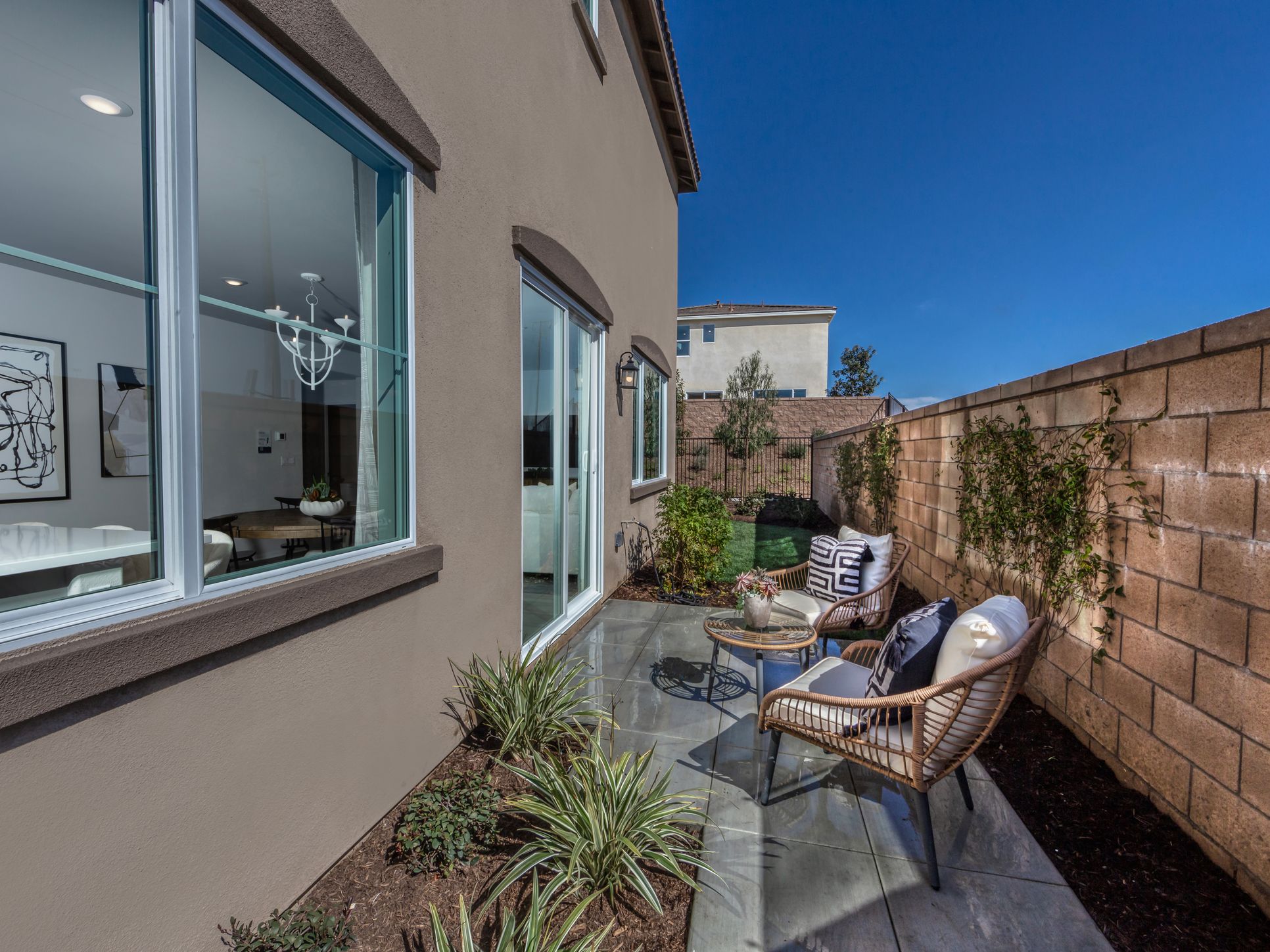 Residence 1 - High Res - backyard:Residence 1 - High Res - backyard