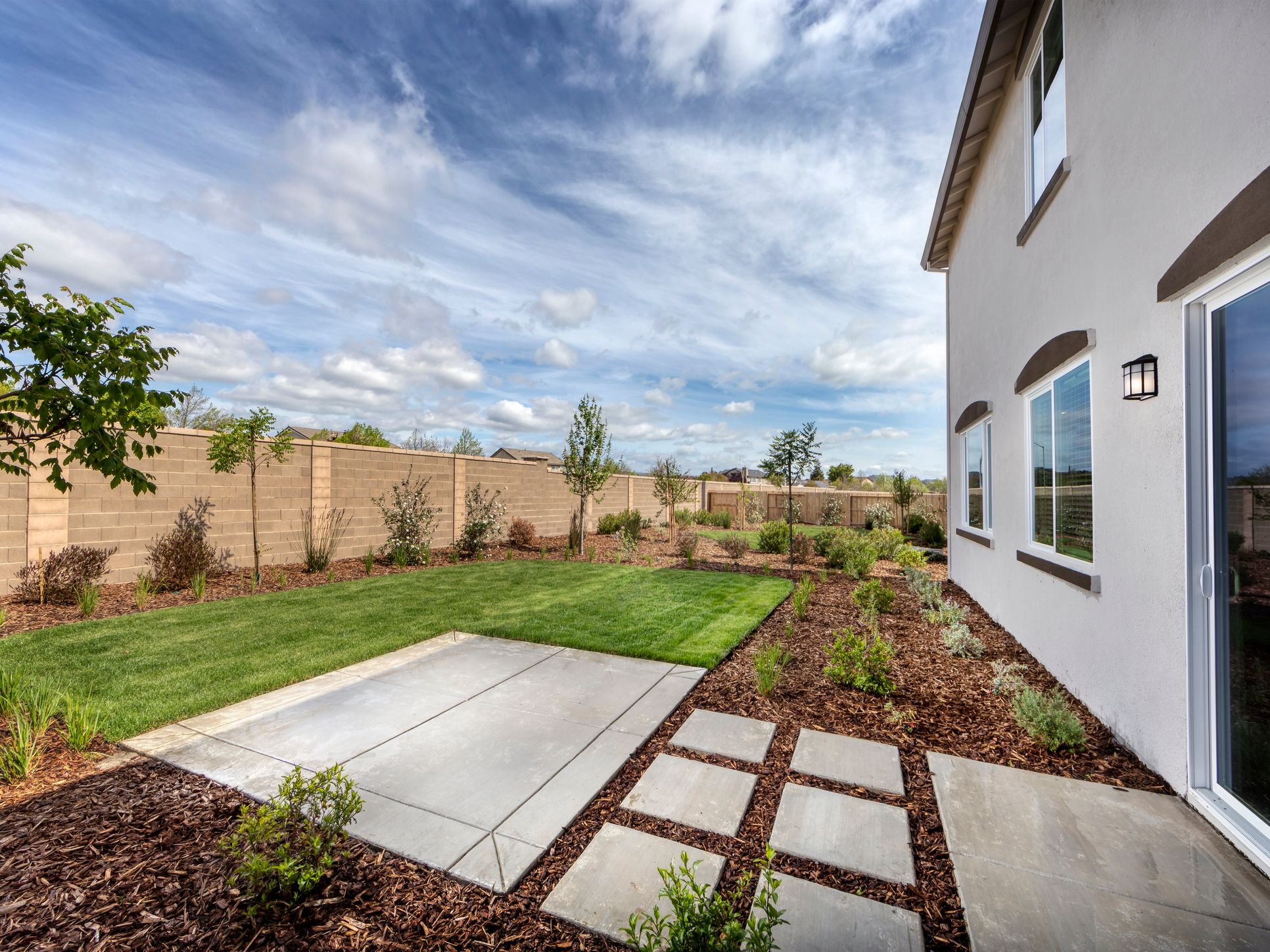 Residence 5 - backyard:Residence 5 - backyard