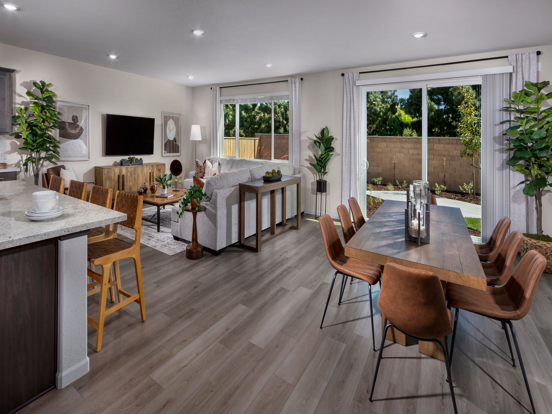 Residence 1 Gallery - overall:Residence 1 Gallery - overall