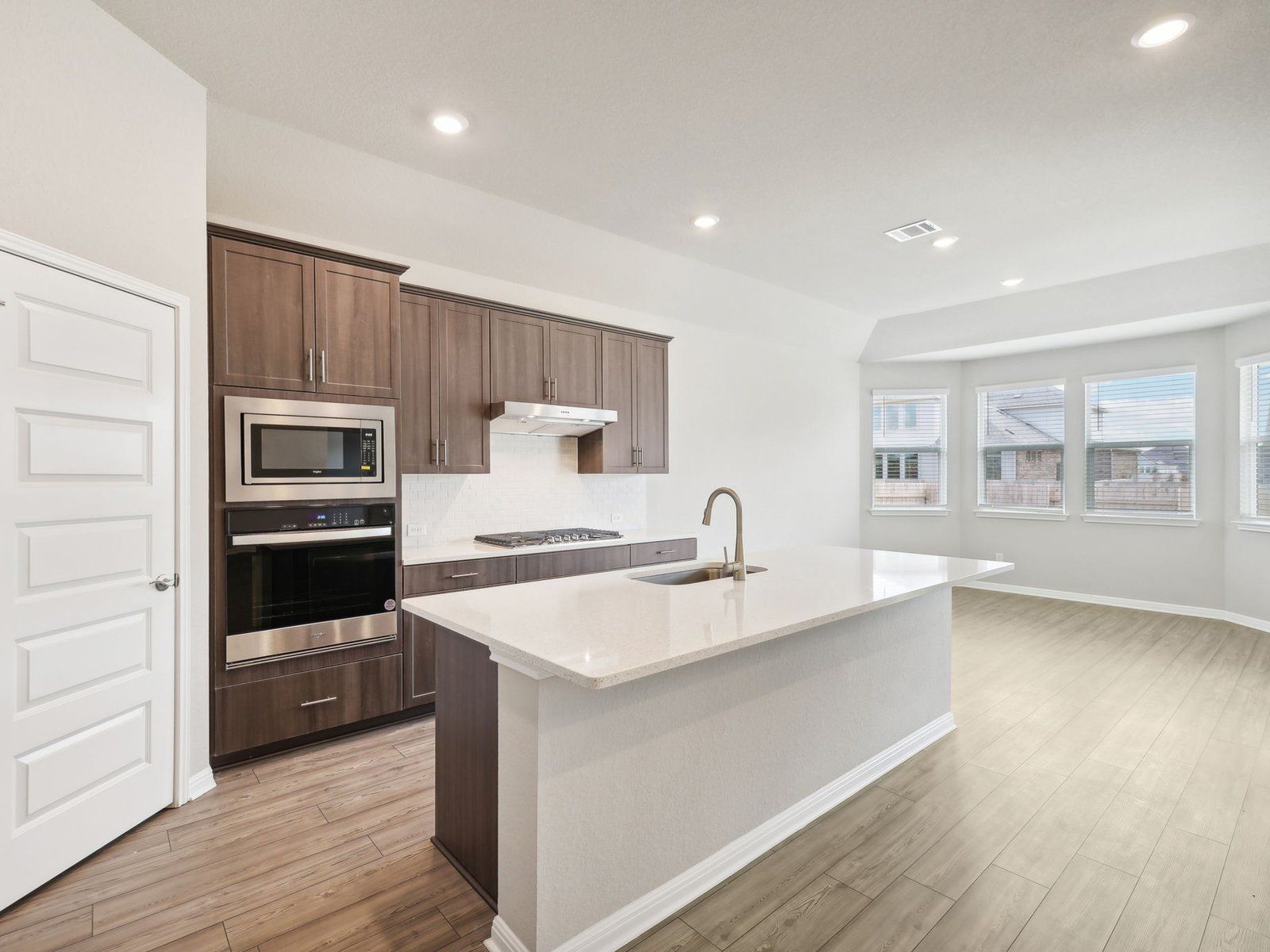Kitchen:The Capital (520) Floorplan