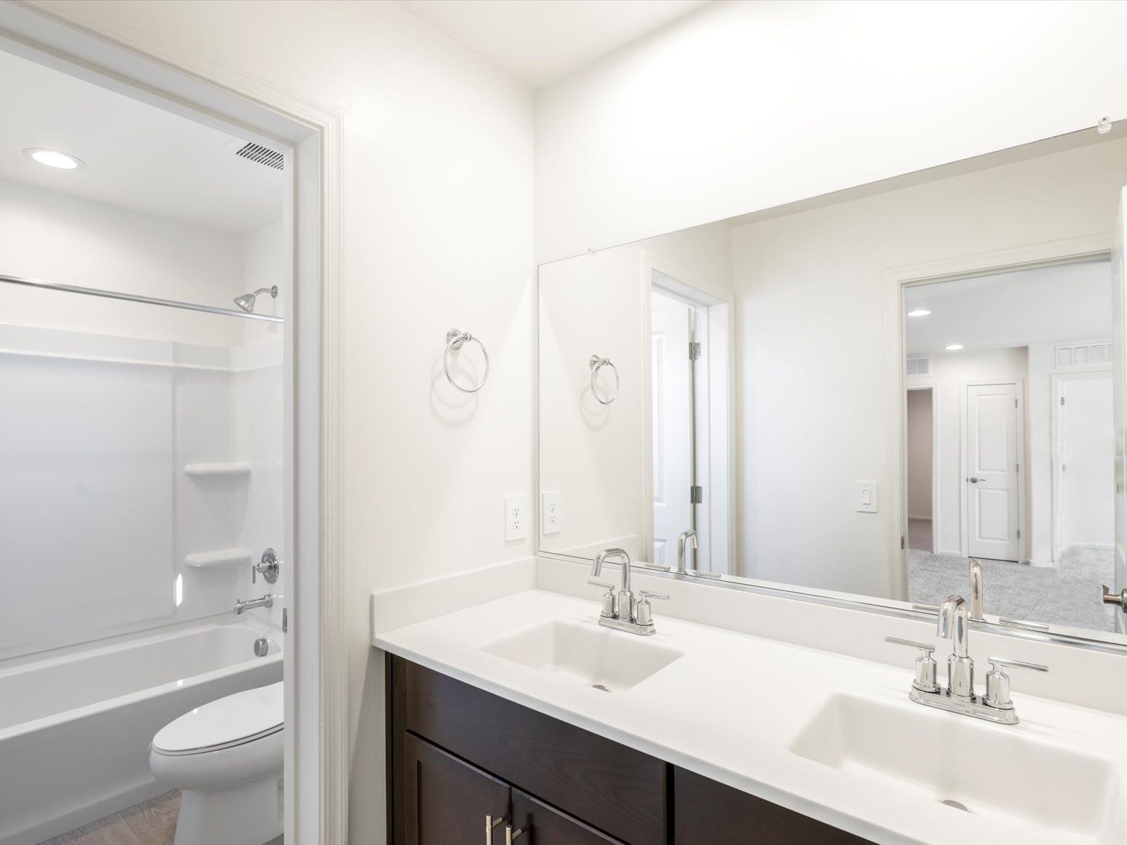Welcome to the 2380 floorplan.:Bathroom