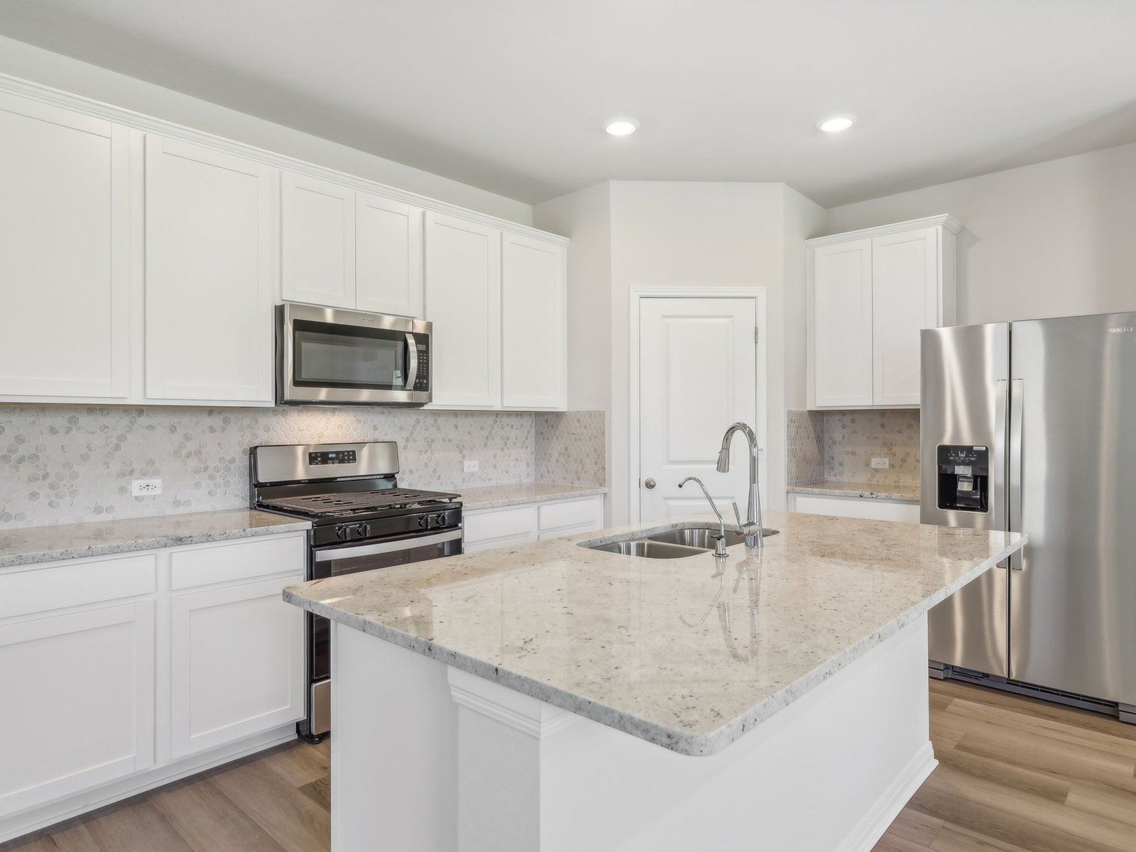 Kitchen:The Lassen (370) Floorplan