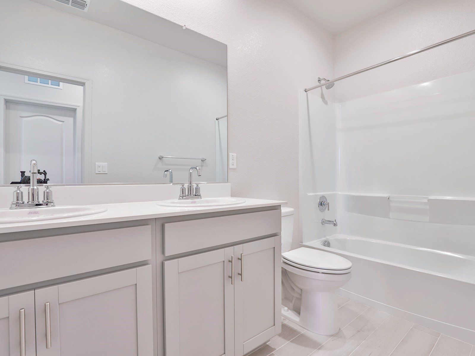 Residence 1 secondary bathroom at a nearby Meritage community.:Residence 1 secondary bathroom at a nearby Meritage community.