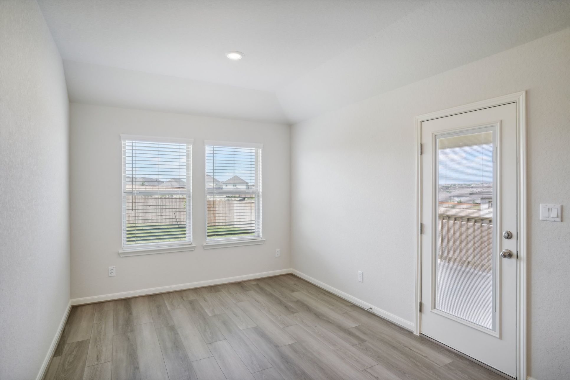 SAN_Arcadia Ridge_Callaghan_830_E_Dining_12922 Lusi Lane_012.jpg:SAN_Arcadia Ridge_Callaghan_830_E_Dining_12922 Lusi Lane_012.jpg