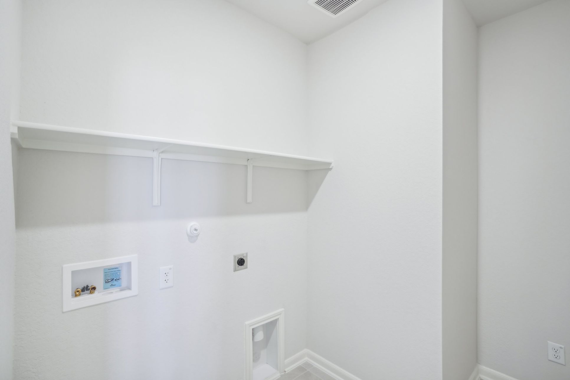 SAN_Arcadia Ridge_Callaghan_830_E_Laundry Room_12922 Lusi Lane_011.jpg:SAN_Arcadia Ridge_Callaghan_830_E_Laundry Room_12922 Lusi Lane_011.jpg