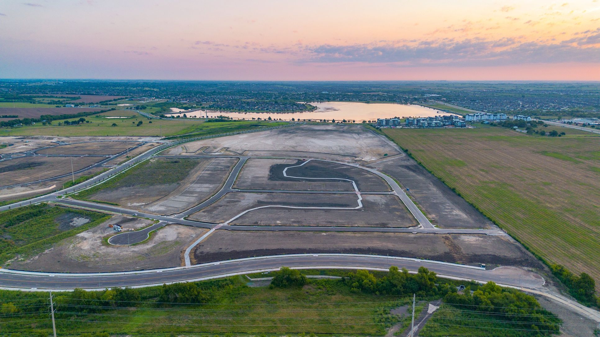 Lakeside Meadows is located in Pflugerville, TX adjacent to Lake Pflugerville.