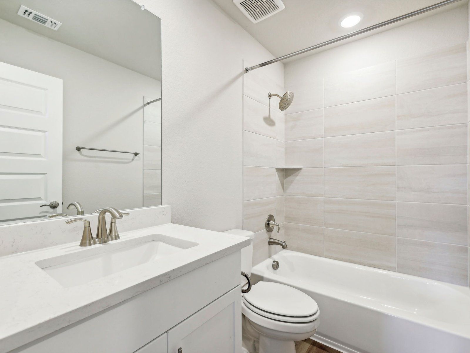 Secondary Bathroom:The Royal (480) Floorplan