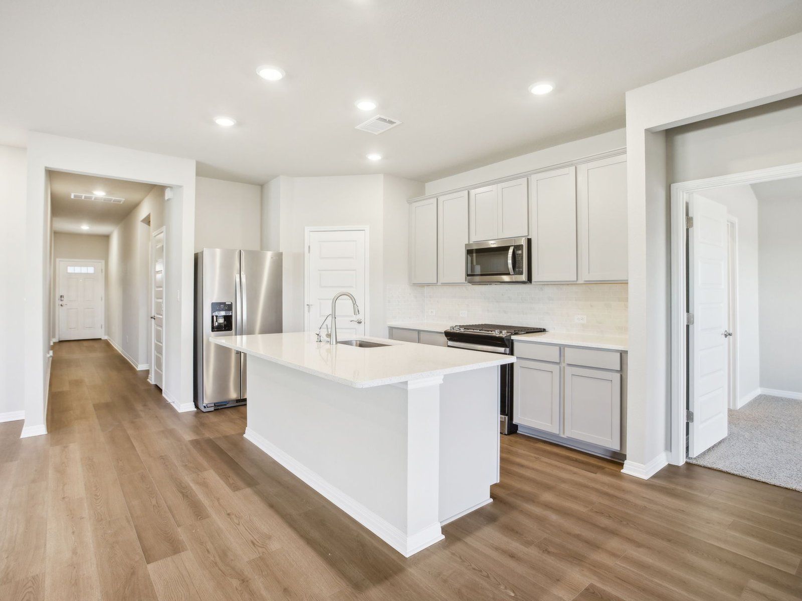 Kitchen:The Burnett (825) Floorplan