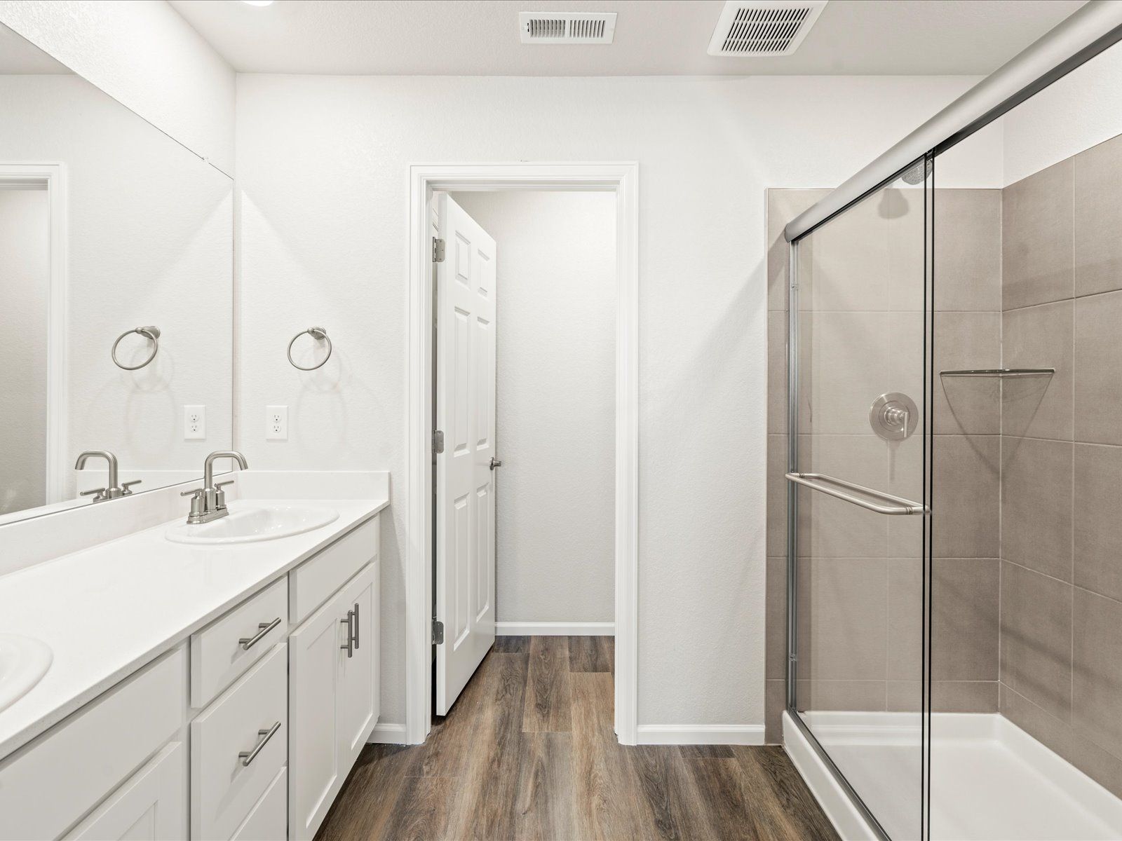 The Cameron floorplan interior image taken at a Meritage Homes community in Morrison, CO:Bathroom