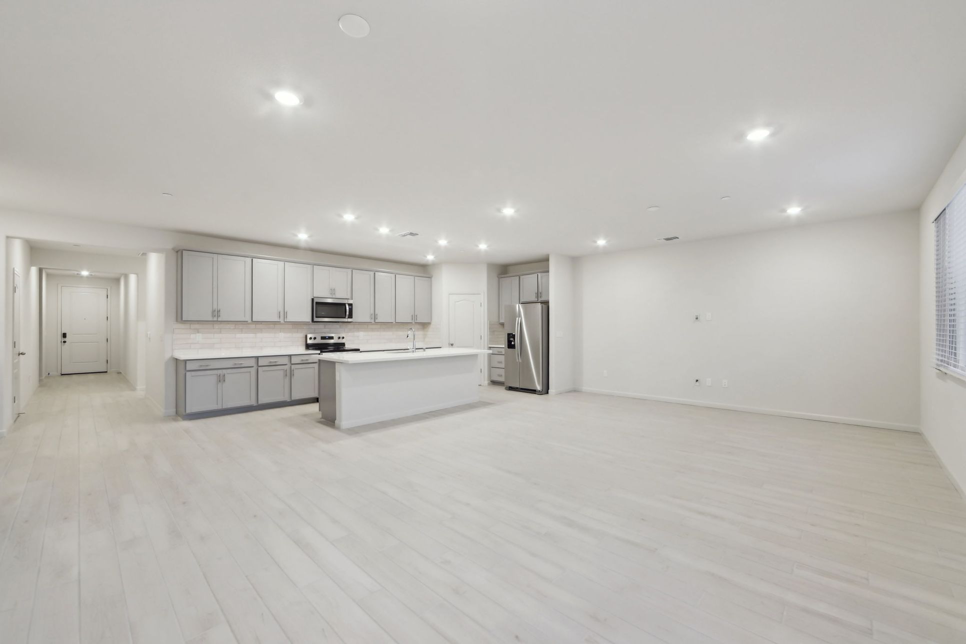 Welcome to 4177 Markovich Ct in Richmond, CA.:NCA_BayViewRichmond_4015_GreatRoom_4177_MarkovichCt