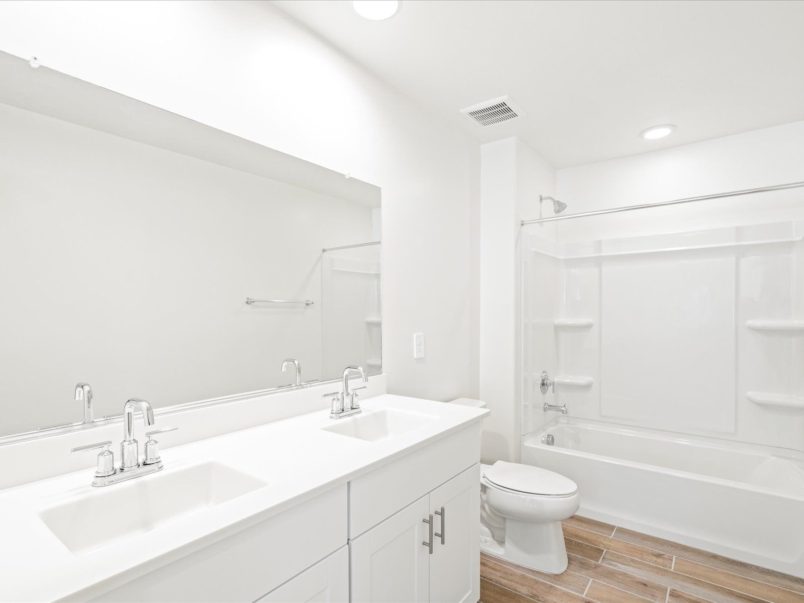 TUC_Bathroom_939-W-Calle-Las-Varitas:TUC_Bathroom_939-W-Calle-Las-Varitas