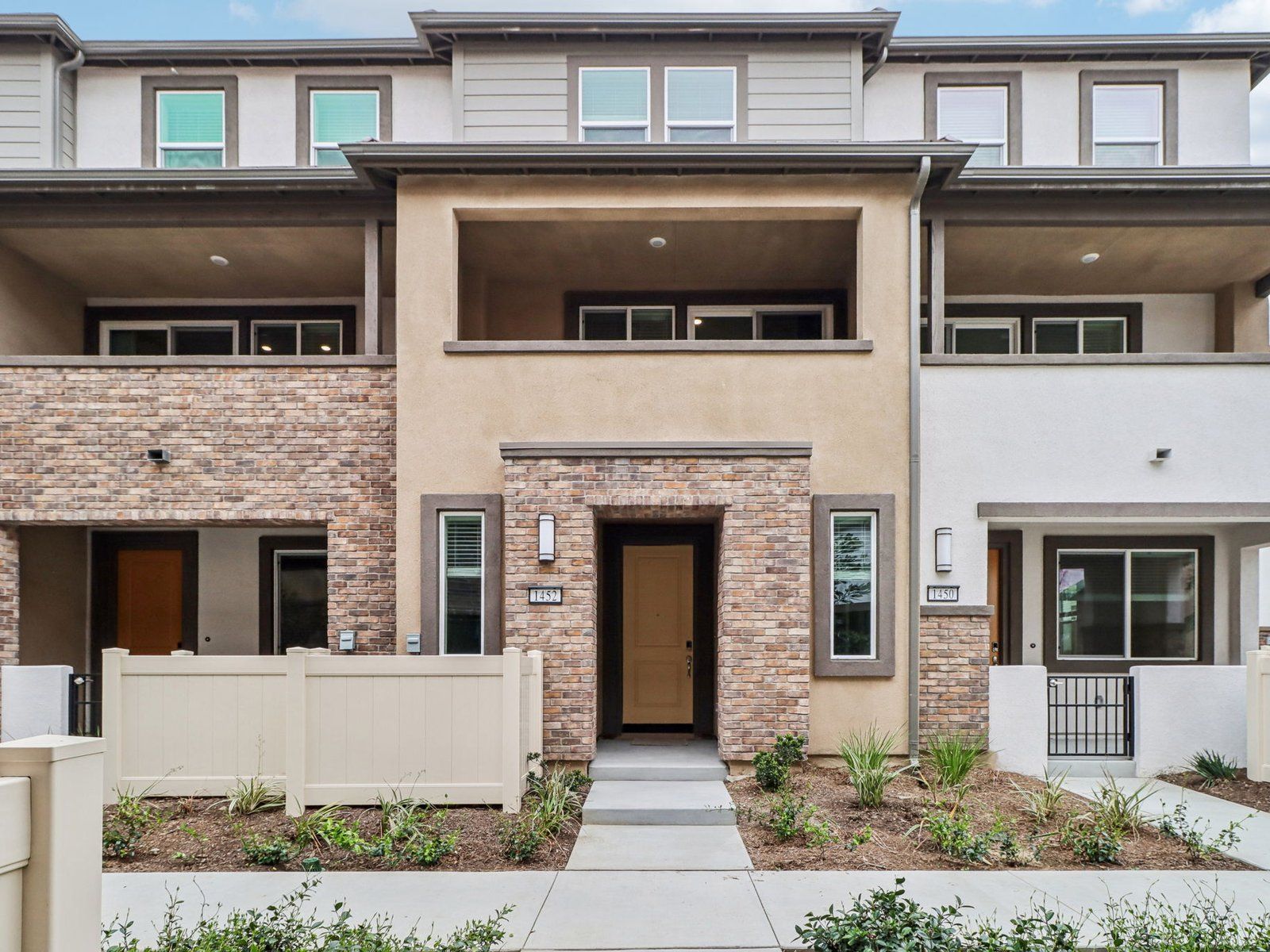 1633 floorplan exterior image taken at a Meritage Homes community in Pomona, CA.:Exterior