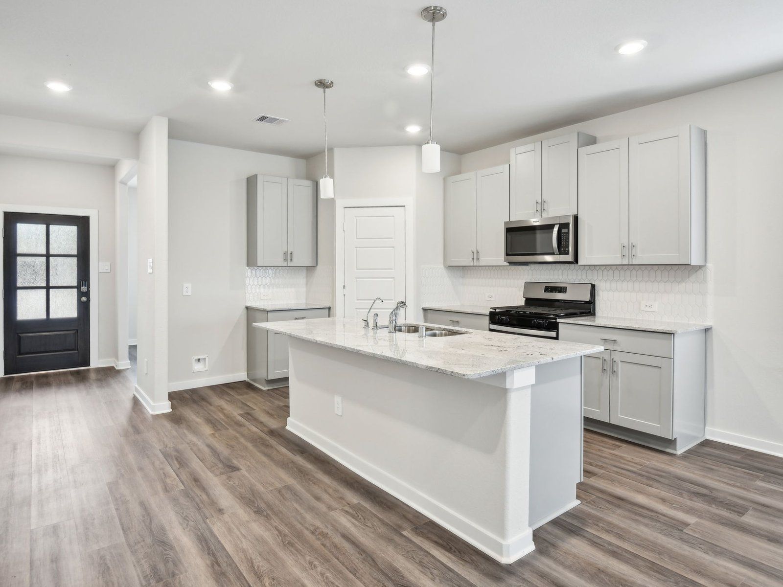 18-custom-Houston - Southwinds-2538 Bay Winds Ln Baytown TX 77523-016.jpg:18-custom-Houston - Southwinds-2538 Bay Winds Ln Baytown TX 77523-016.jpg