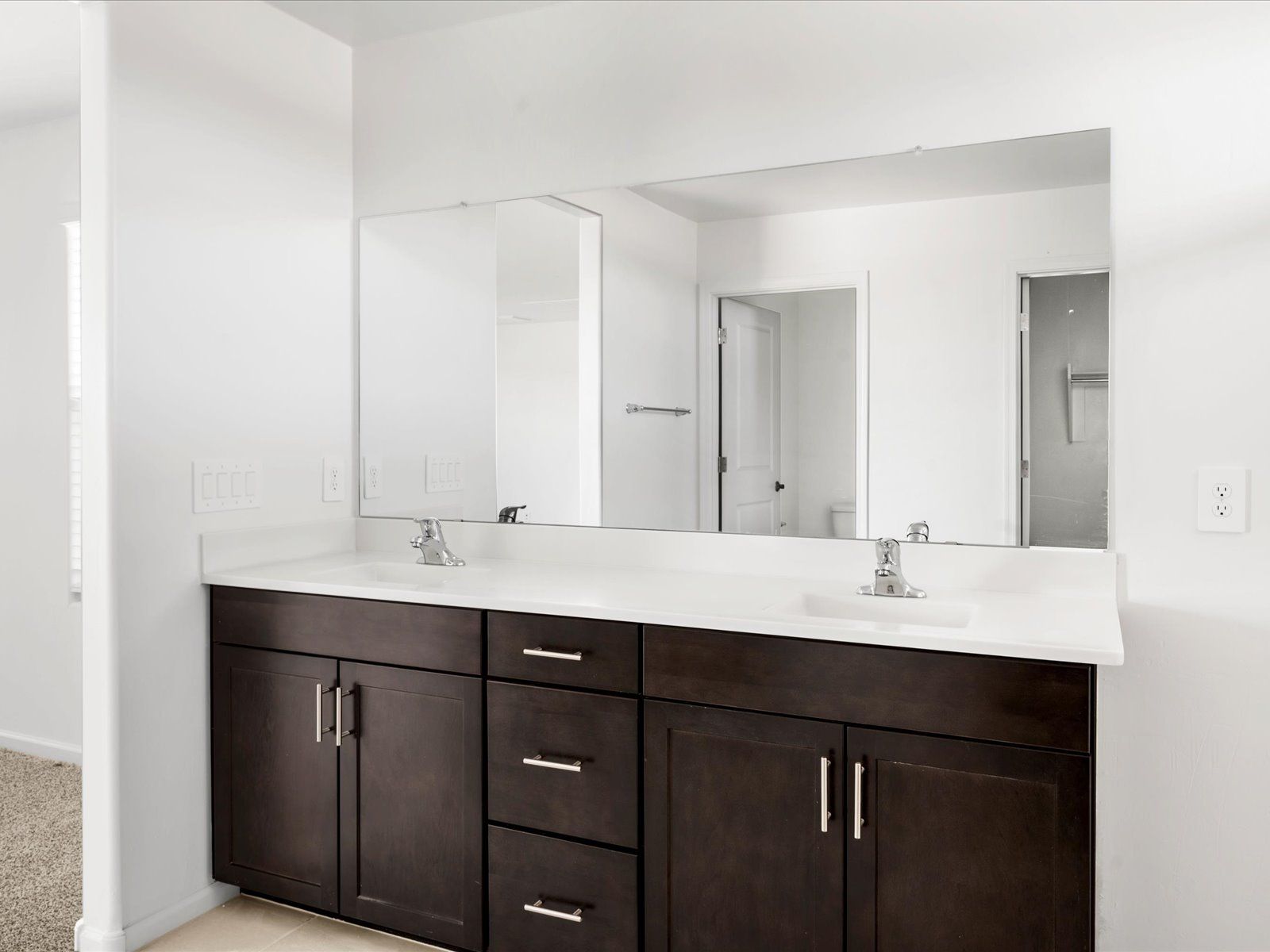 Bathroom:Welcome to the 2690 floorplan.