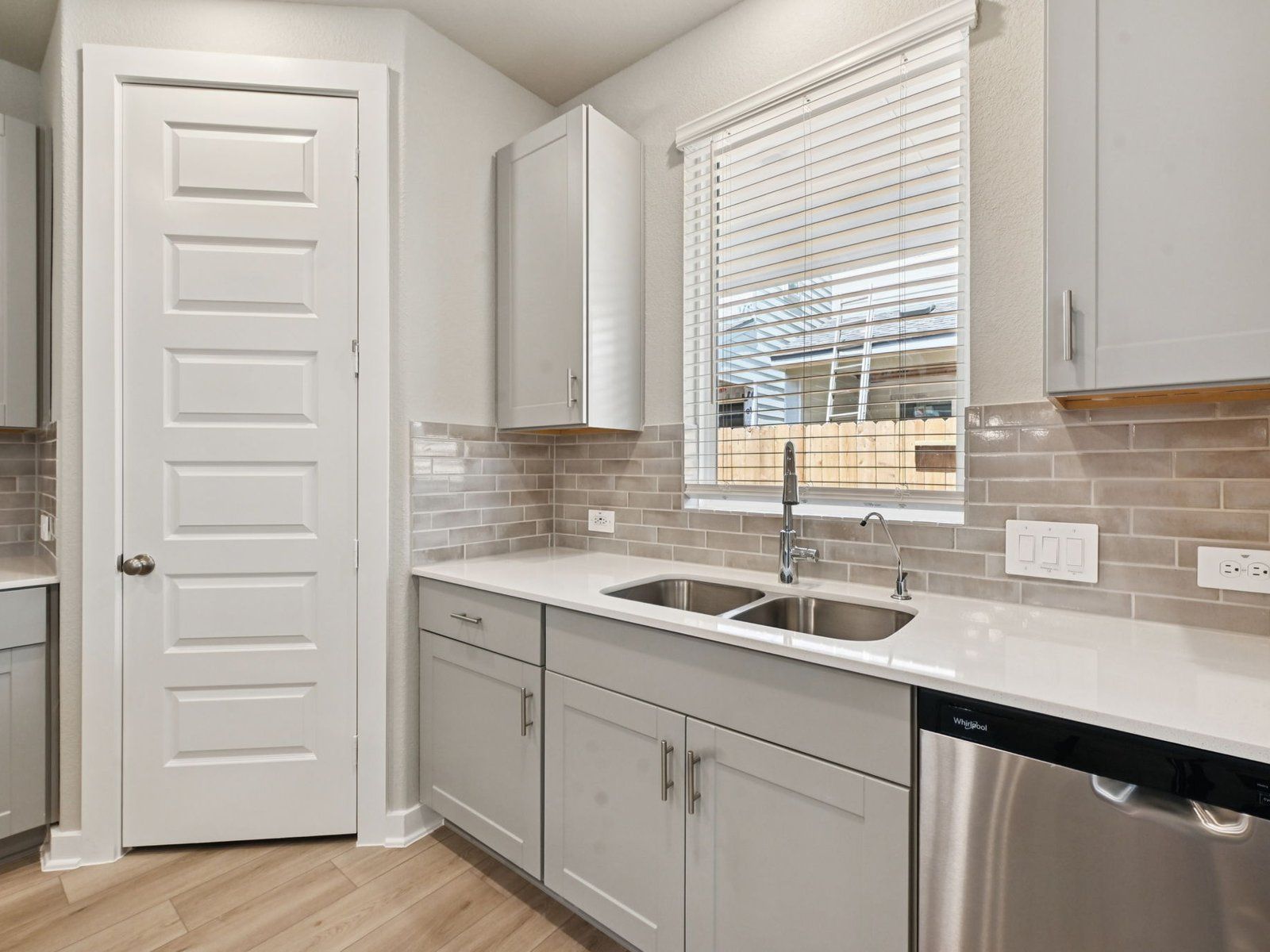 17-custom-Houston - Spring Brook Village- 4116 Good Vineyard Ln Houston TX 77080-013.jpg:17-custom-Houston - Spring Brook Village- 4116 Good Vineyard Ln Houston TX 77080-013.jpg