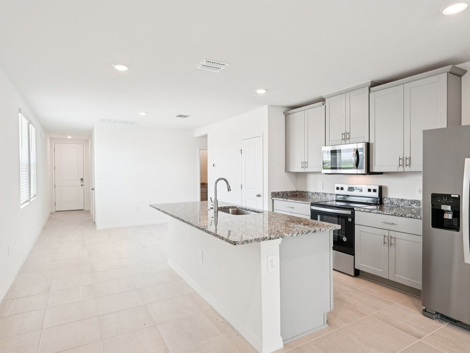 The Everglade floorplan at 903 Donahue Pass.:Kitchen