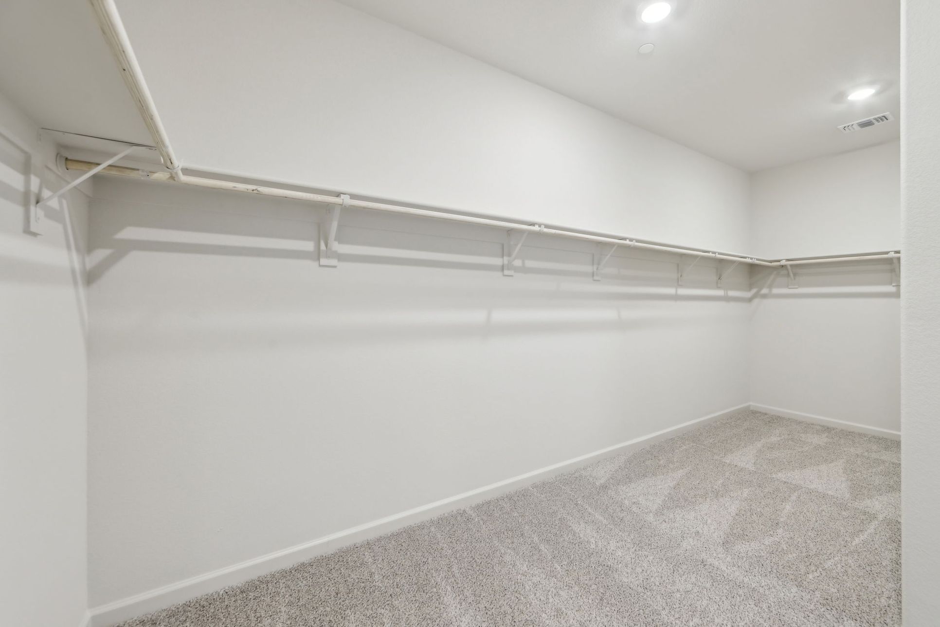 Welcome to 4111 Markovich Court at Bay View.:NCA_Bay-View_4026_Closet_4111_MarkovichCt_.jpg