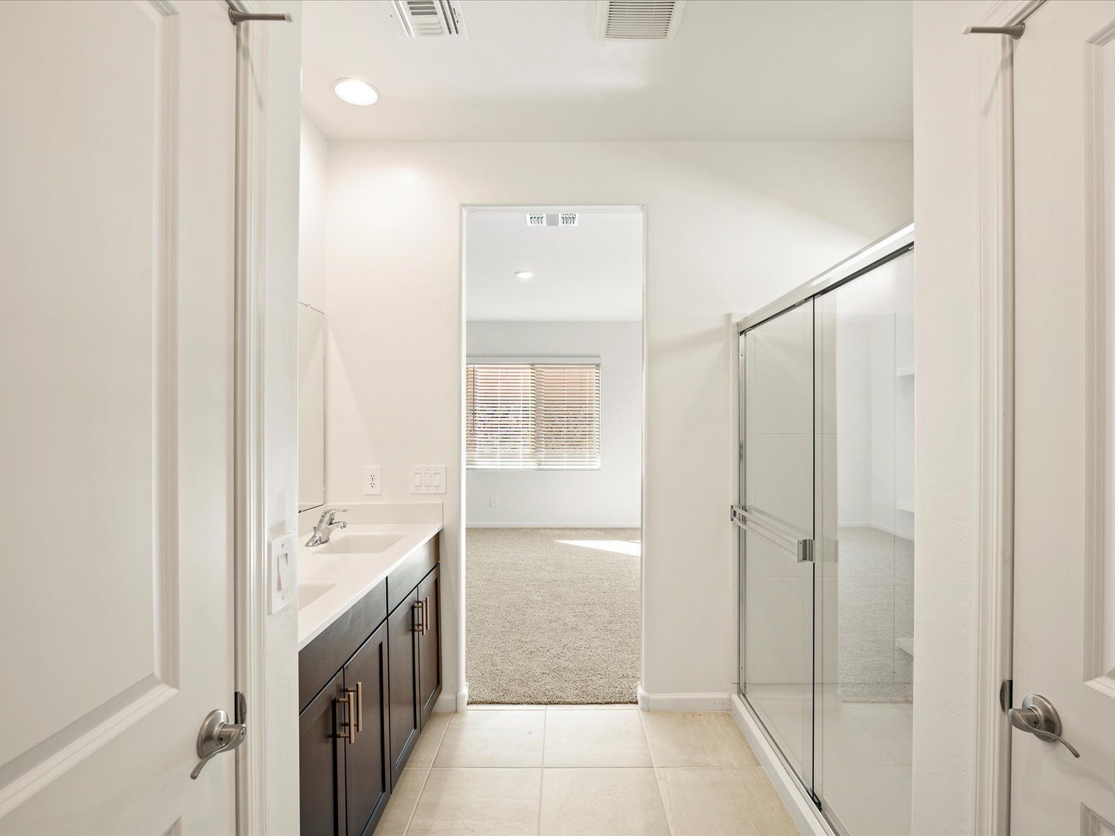 Welcome to the 2380 floorplan.:TUC_Star-Valley_Bathroom_7021-W-Jadewood-Ln
