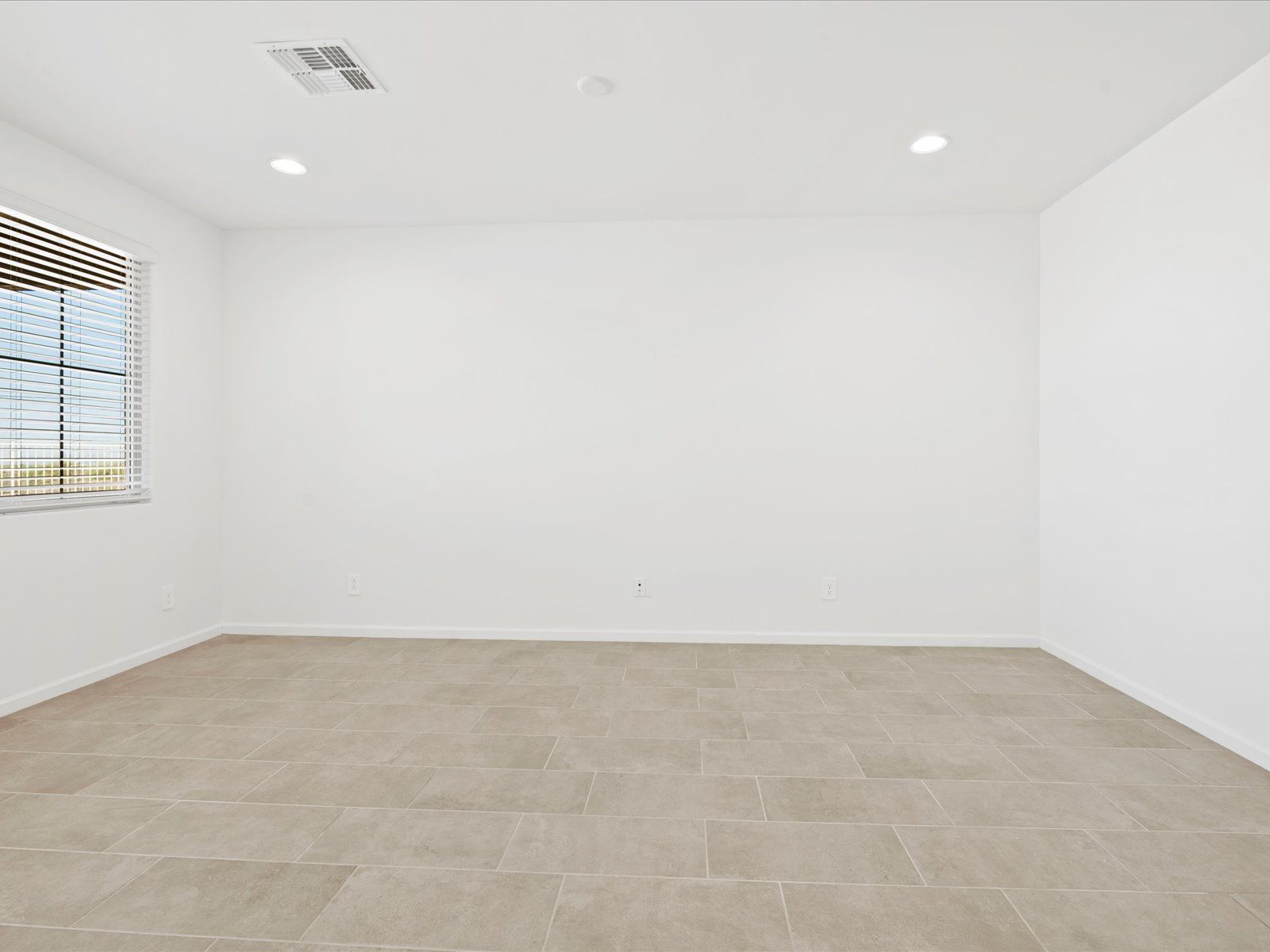 Living Area:Living Area