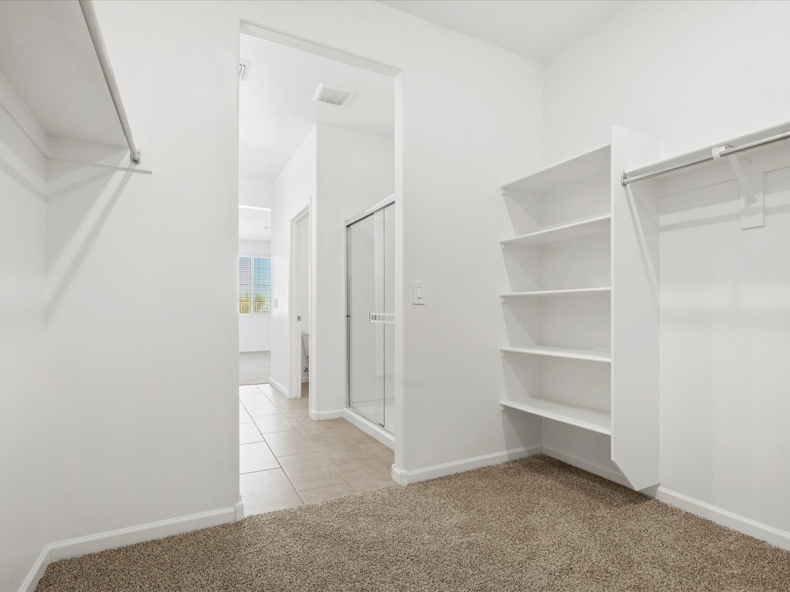 Welcome to the 2585 floorplan.:Closet