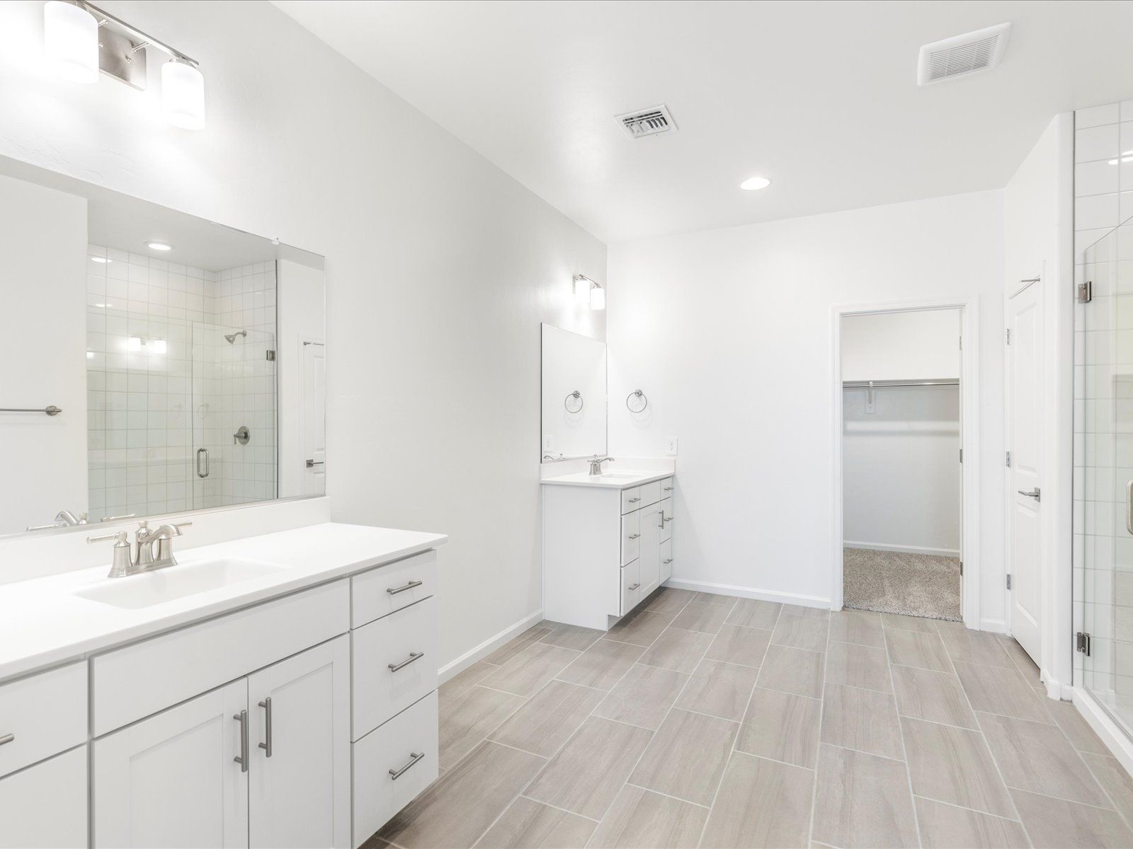 Bathroom:Welcome to the 2340 floorplan.