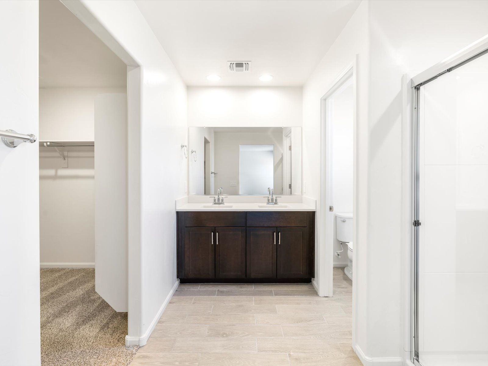 Welcome to the 2380 floorplan.:Bathroom