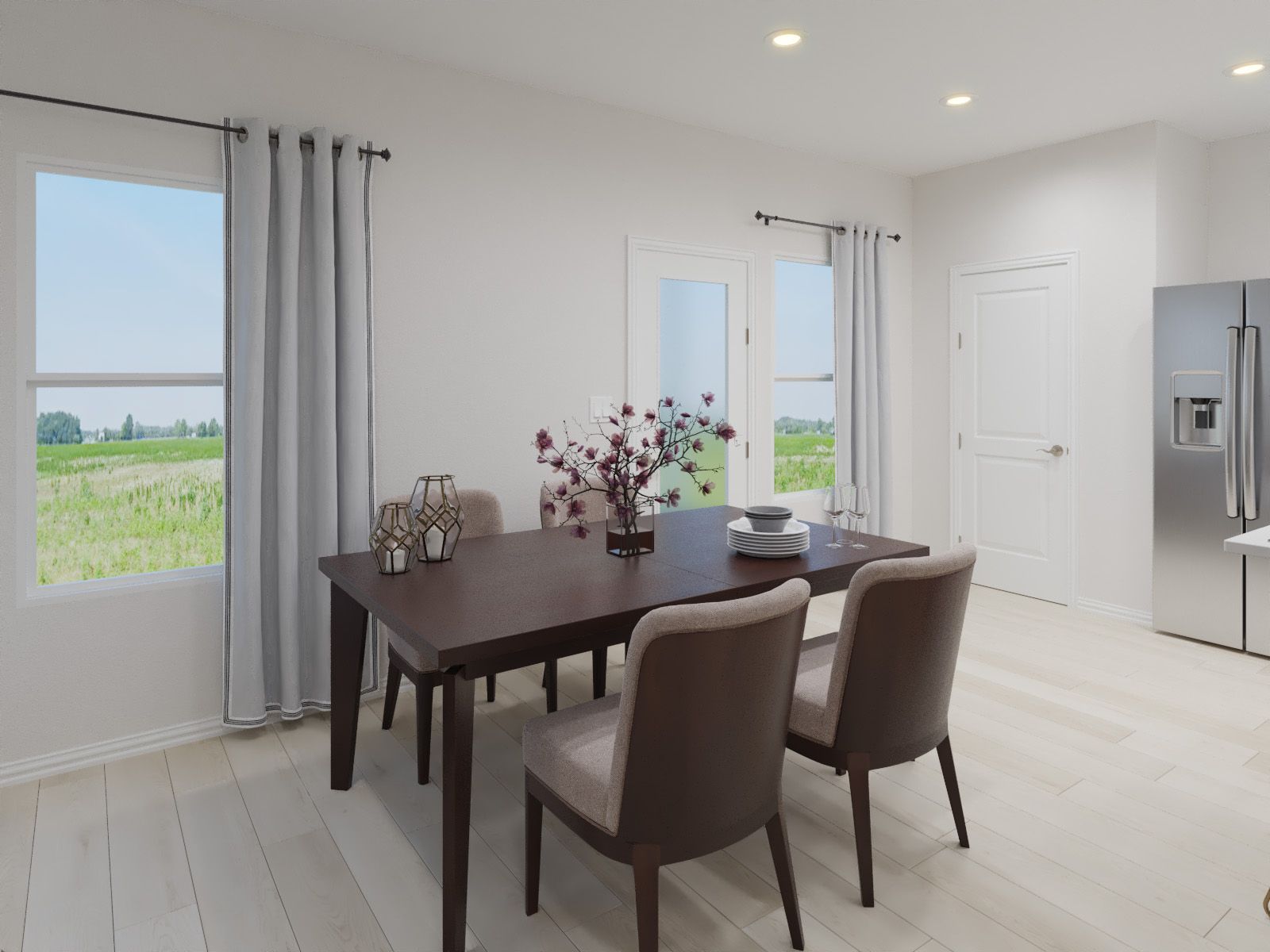 Dining:Enjoy dinner in The Saguaro dining room.