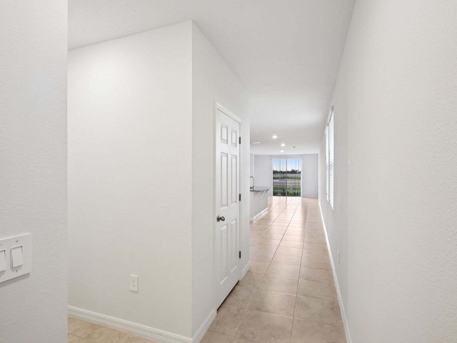The Everglade floorplan at 3889 Giorgio Drive.:Entry