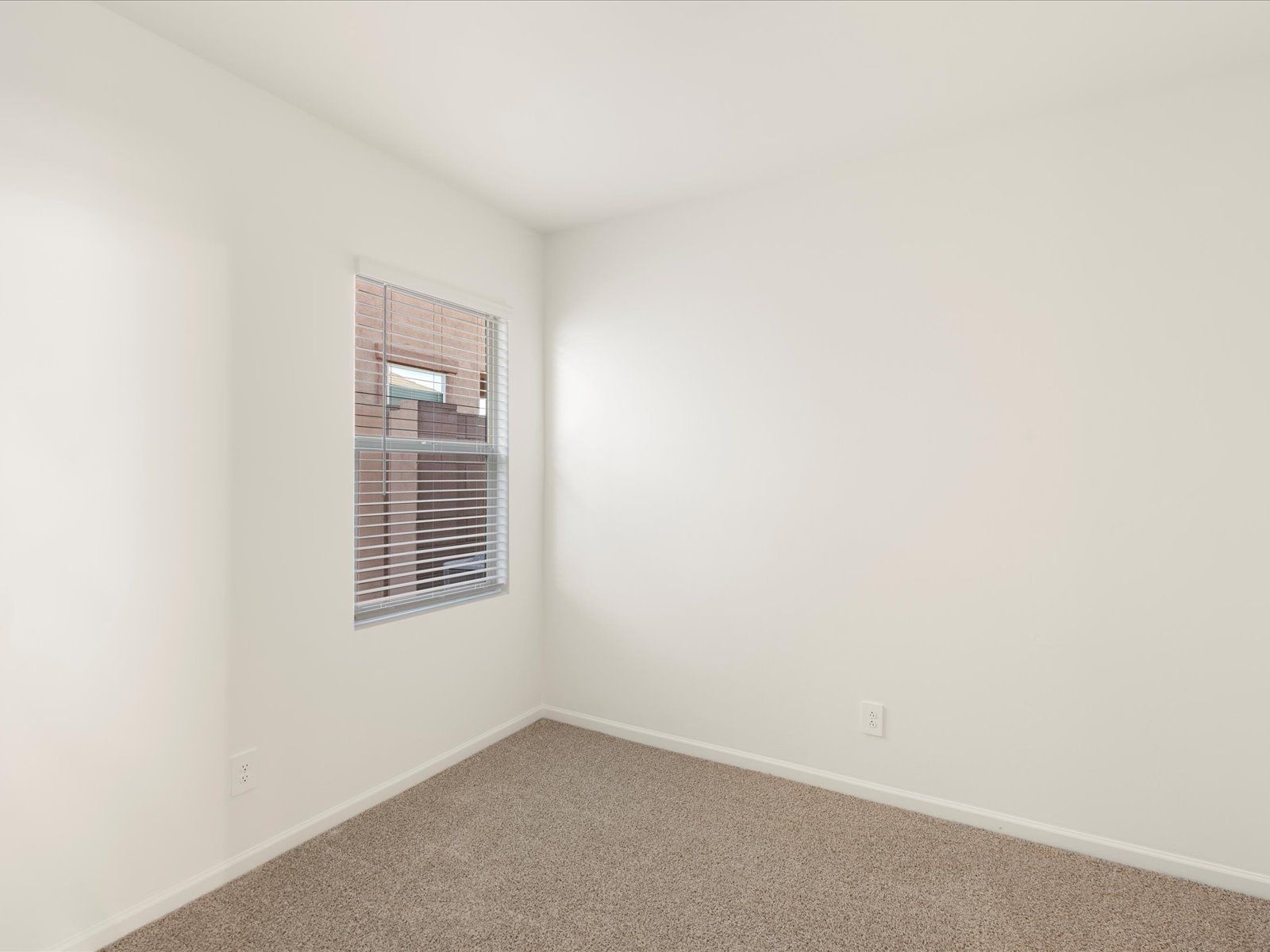 Welcome to the 1460 floorplan.:Bedroom