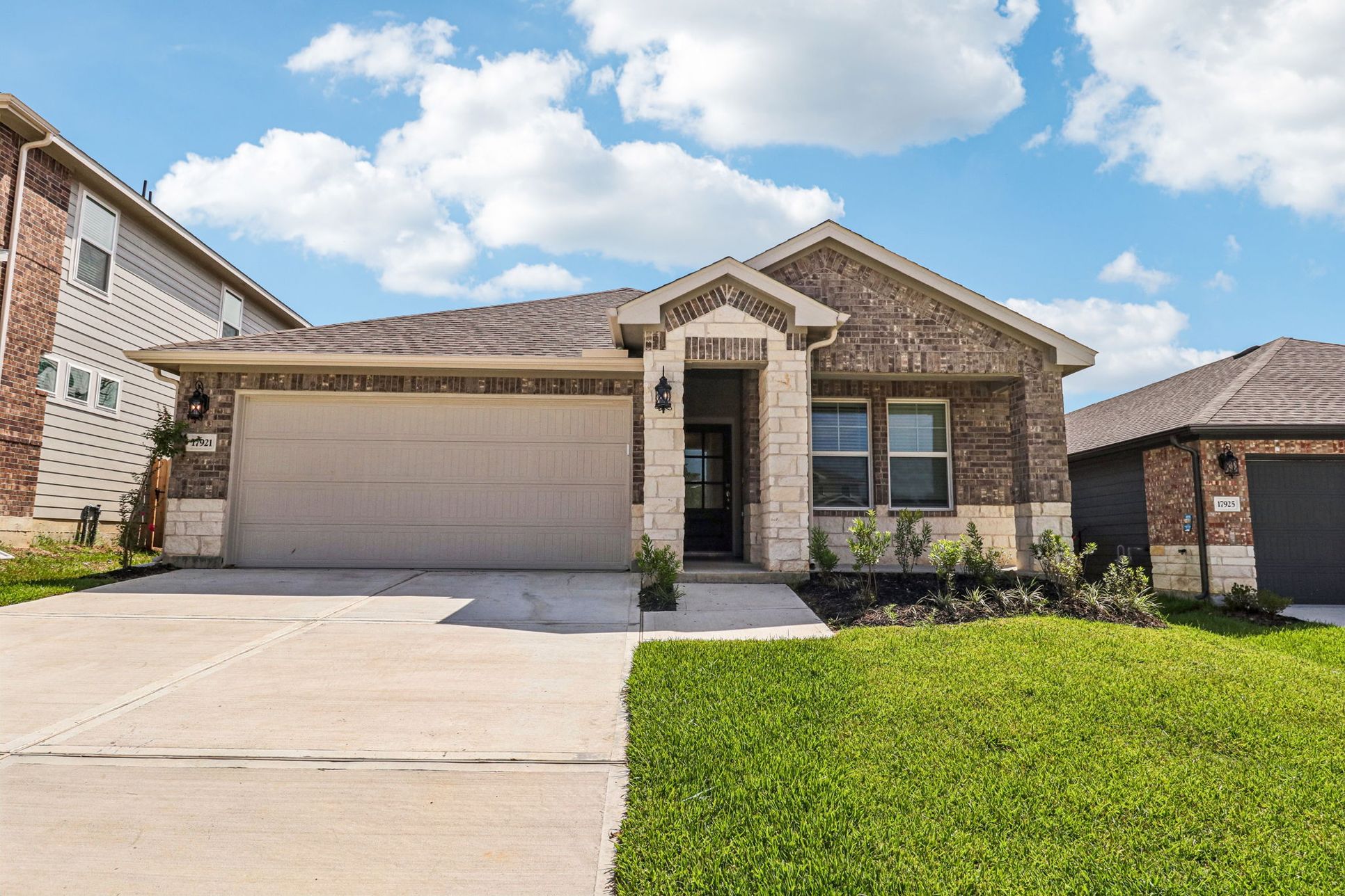 The Callaghan floorplan in Pine Lake Cove of Montgomery, TX.:Exterior