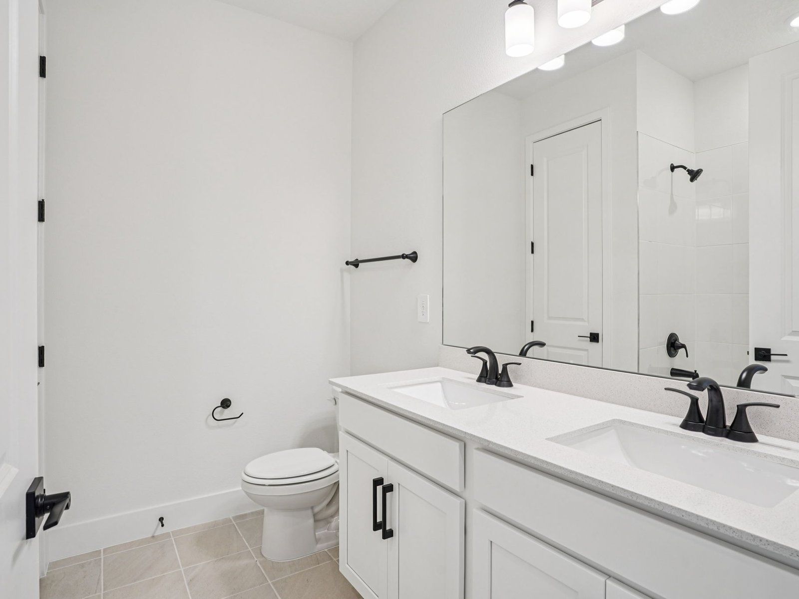 The Emilia floorplan at 576 Brookhaven Trail.:Secondary Bathroom