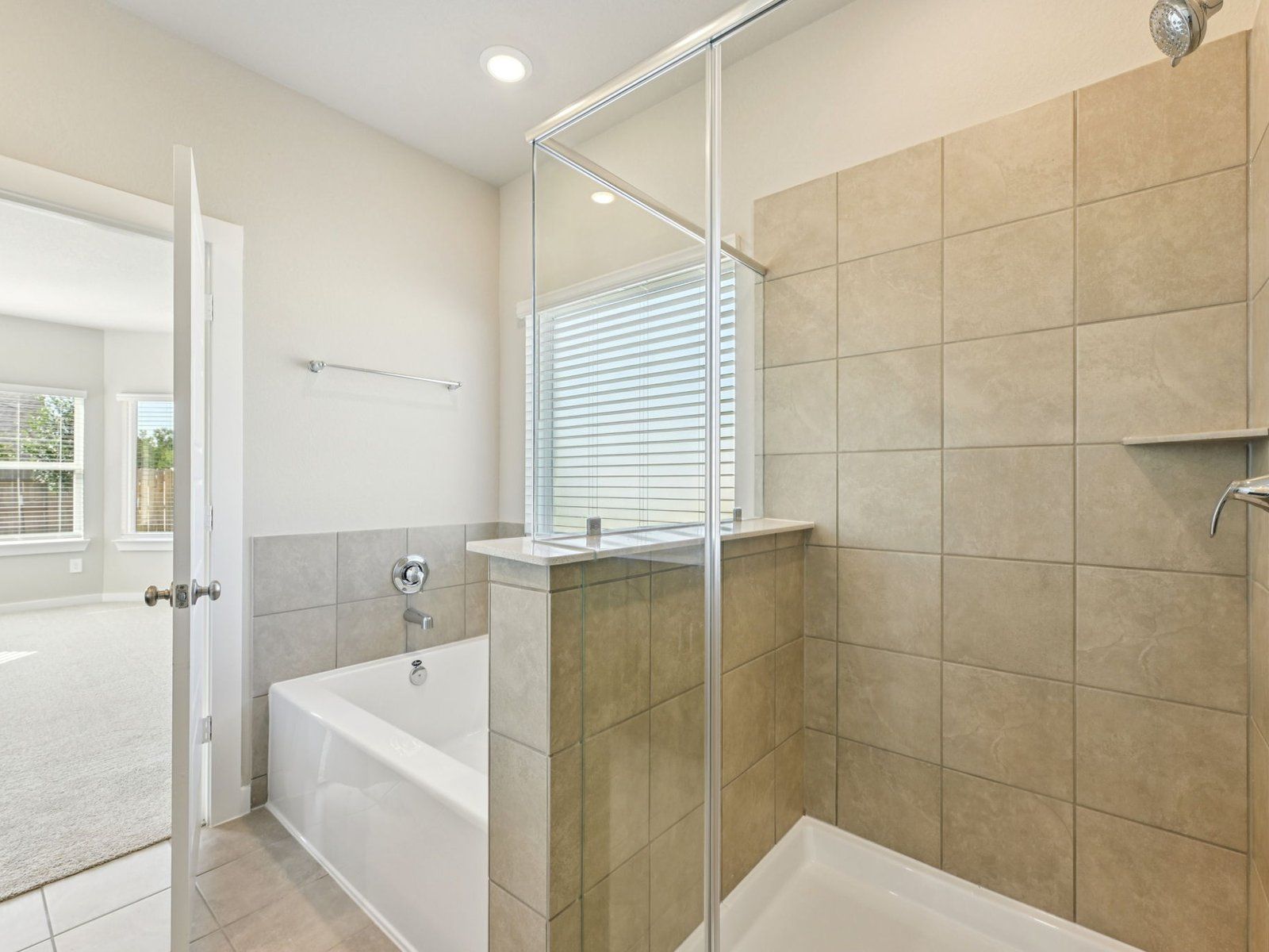 The Ian floorplan in Stewart&apos;s Ranch of Conroe, TX.:Primary Bathroom